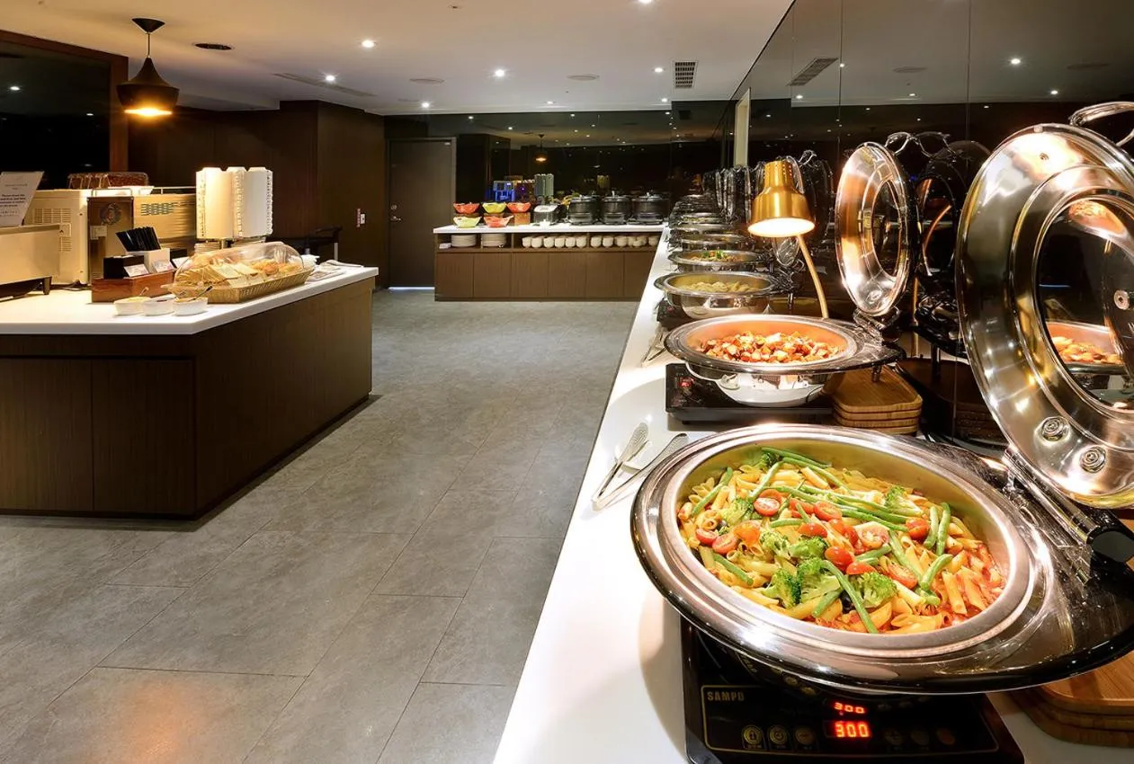 Aeris International Hotel