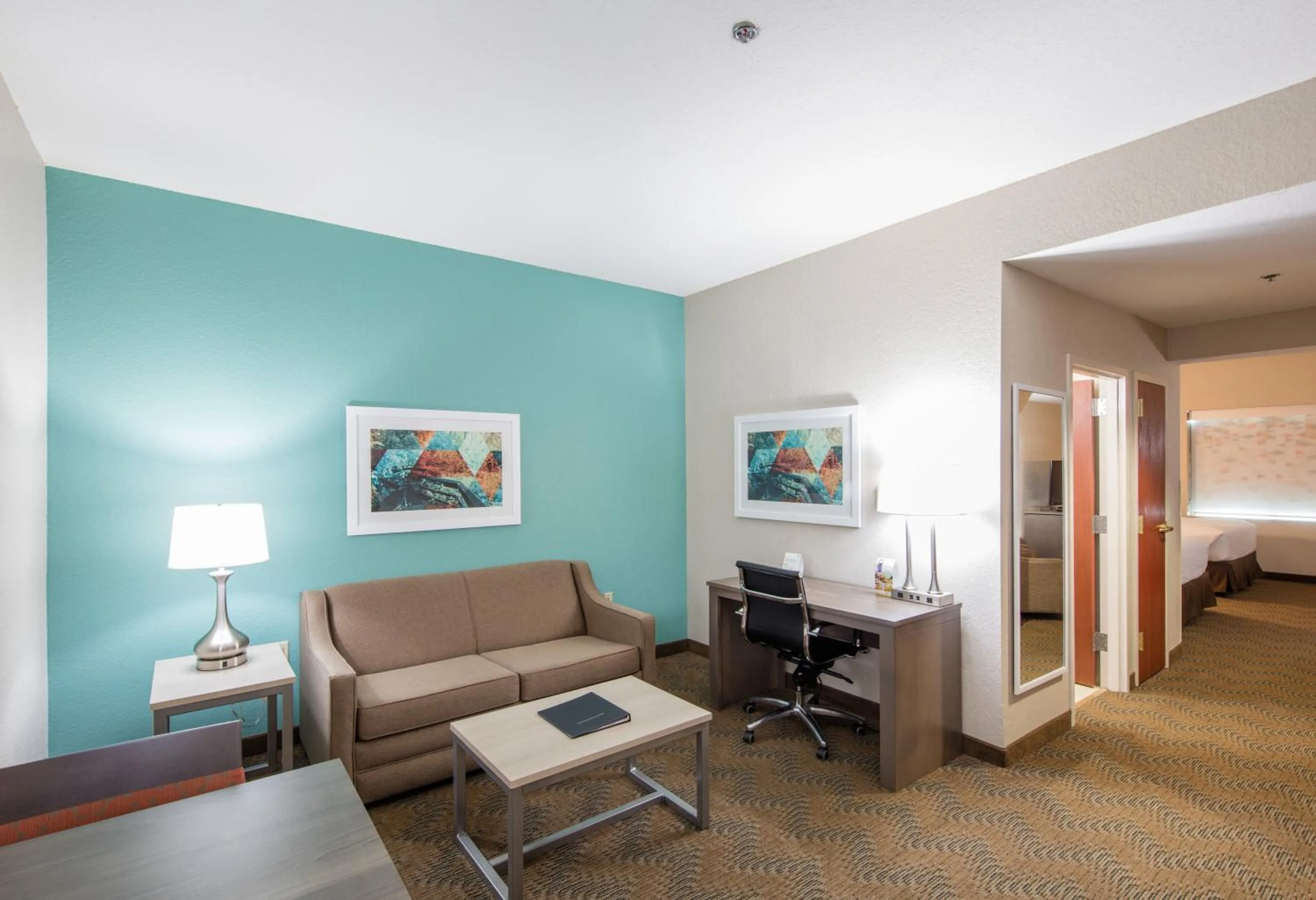 Photo of the whole room, Bed in Holiday Inn & Suites Lake City by IHG