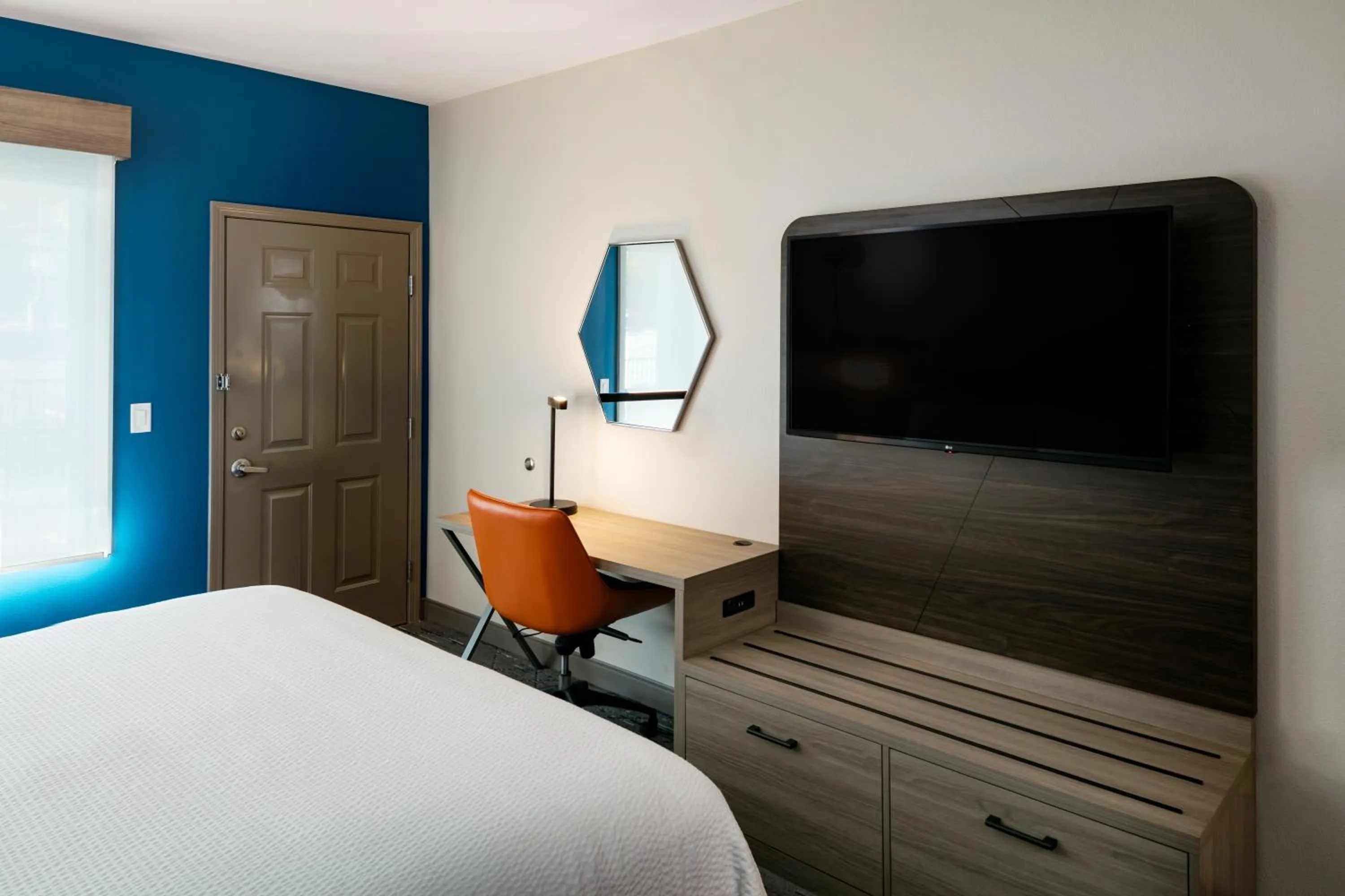 Bedroom, Bed in Holiday Inn Express Lewiston by IHG