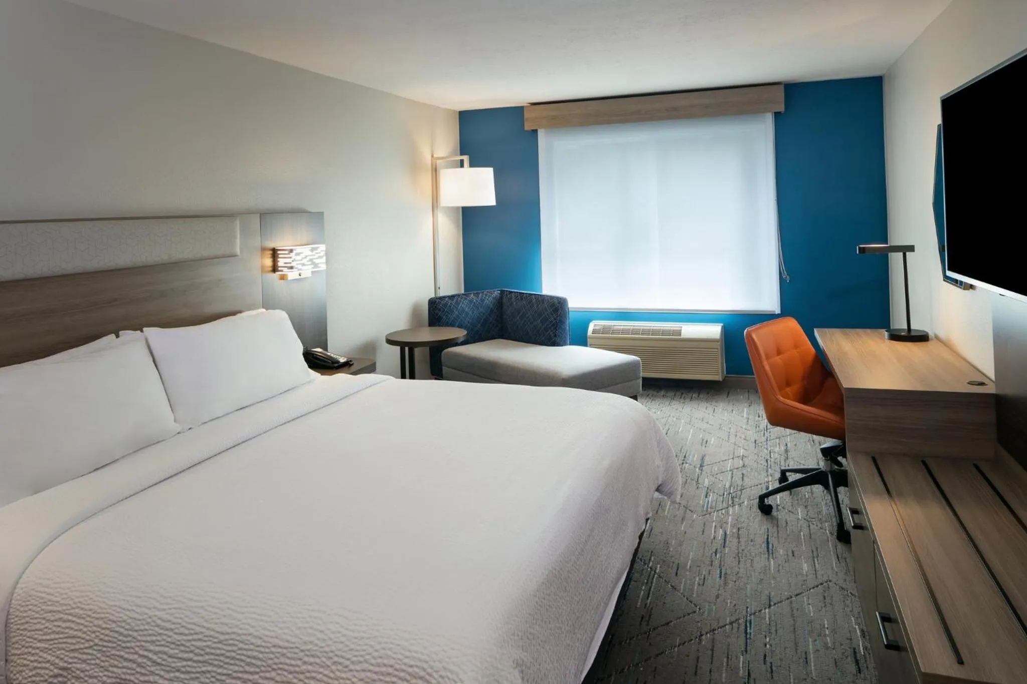 Photo of the whole room, Bed in Holiday Inn Express Lewiston by IHG