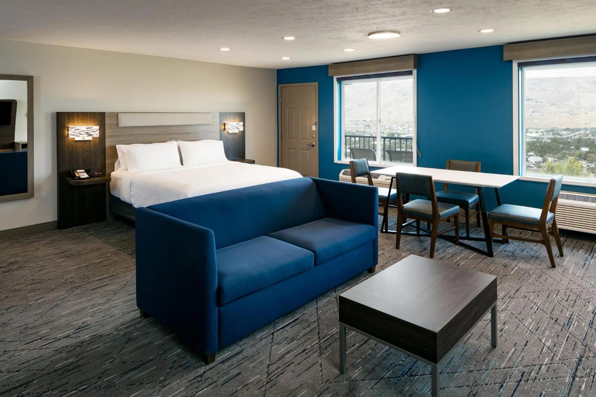 Bedroom, Bed in Holiday Inn Express Lewiston by IHG
