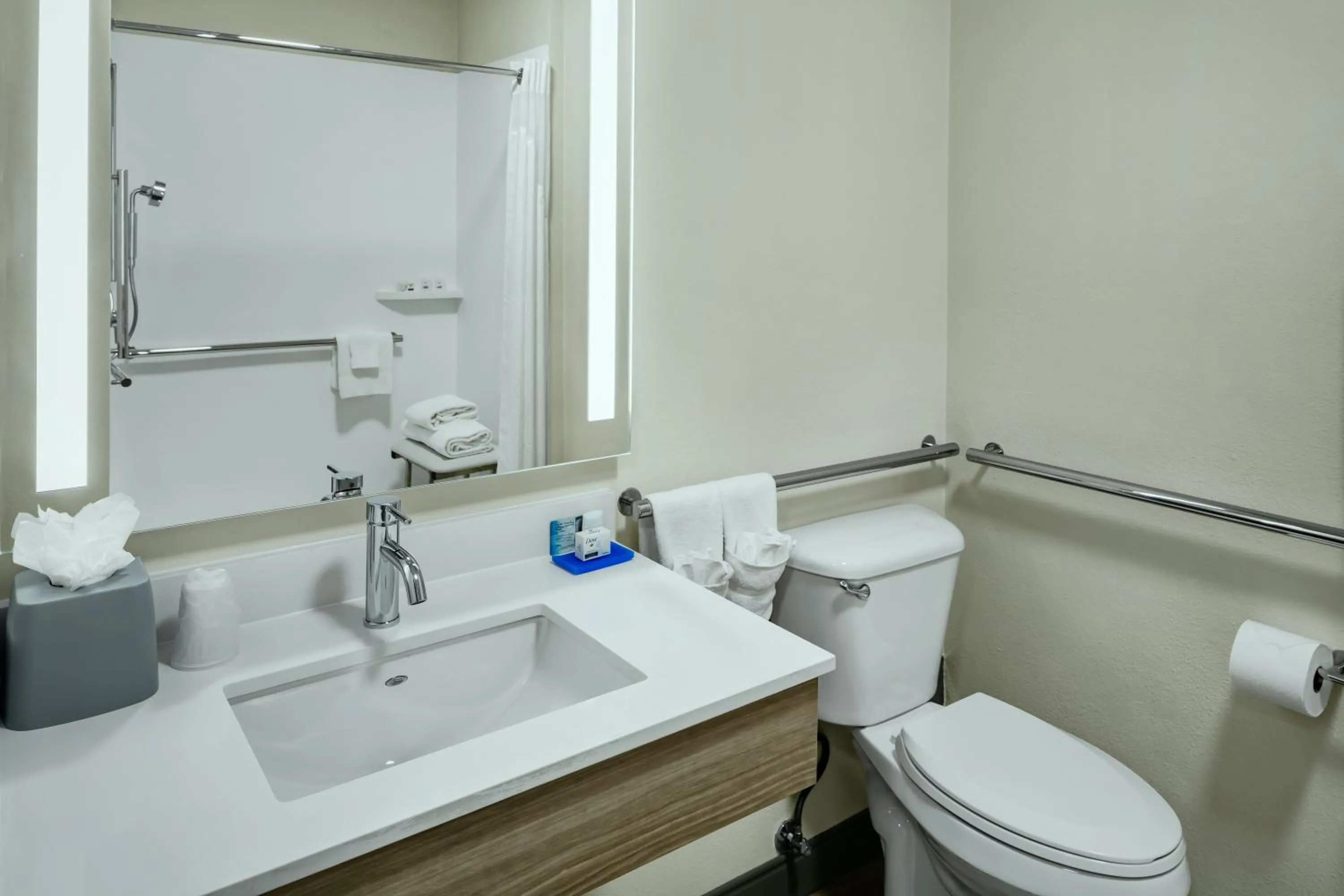 Toilet in Holiday Inn Express Lewiston by IHG