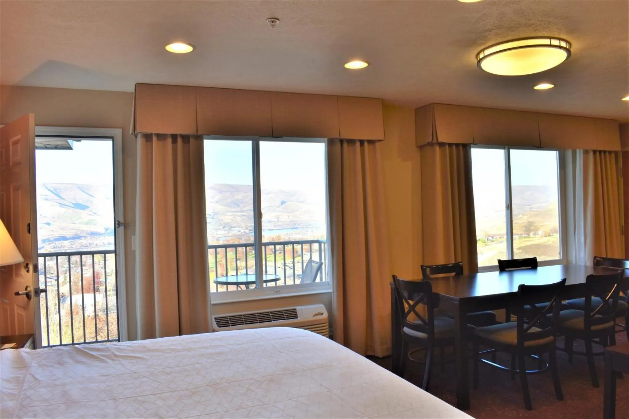 Photo of the whole room, Bed in Holiday Inn Express Lewiston by IHG