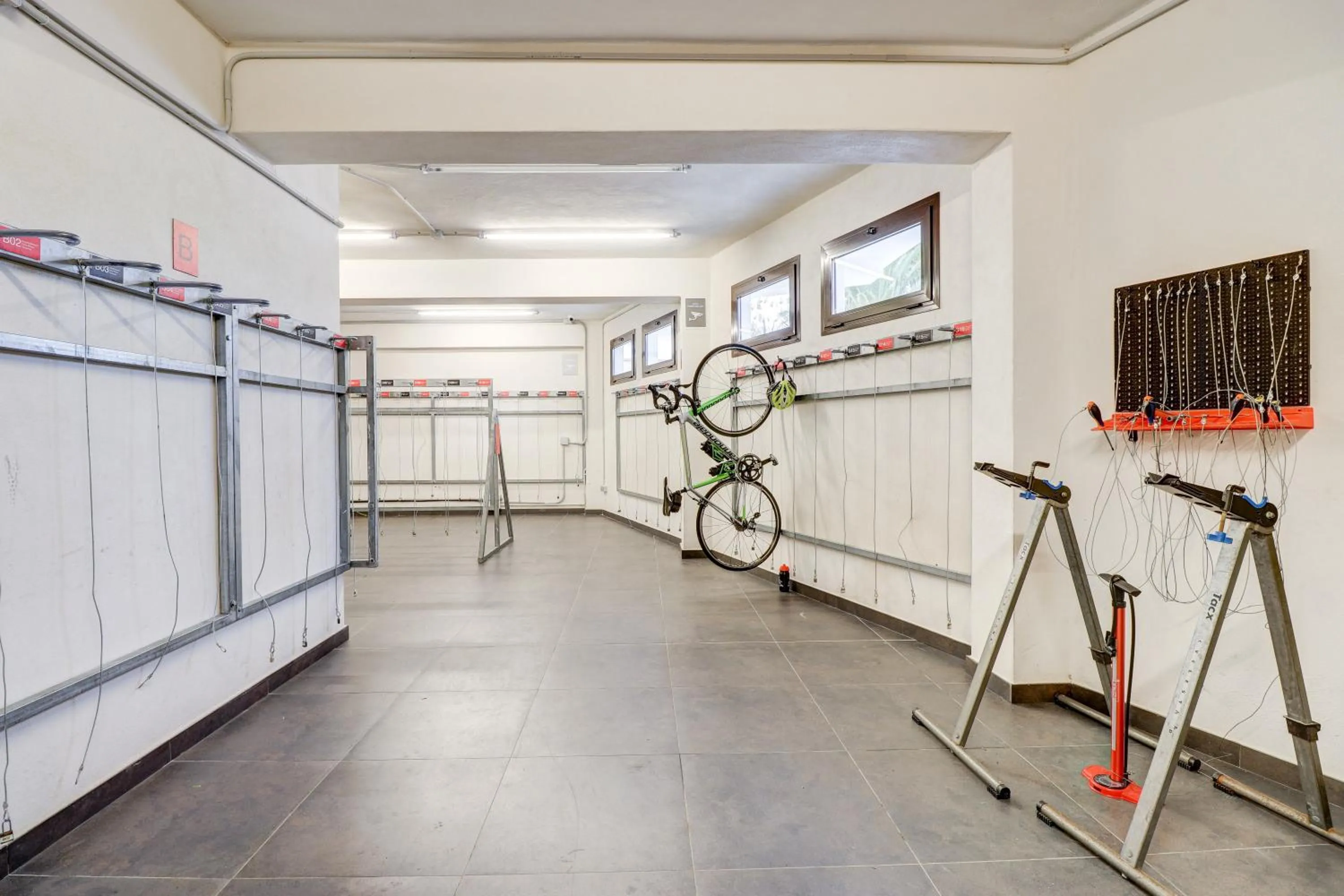 Cycling in Hoposa Uyal