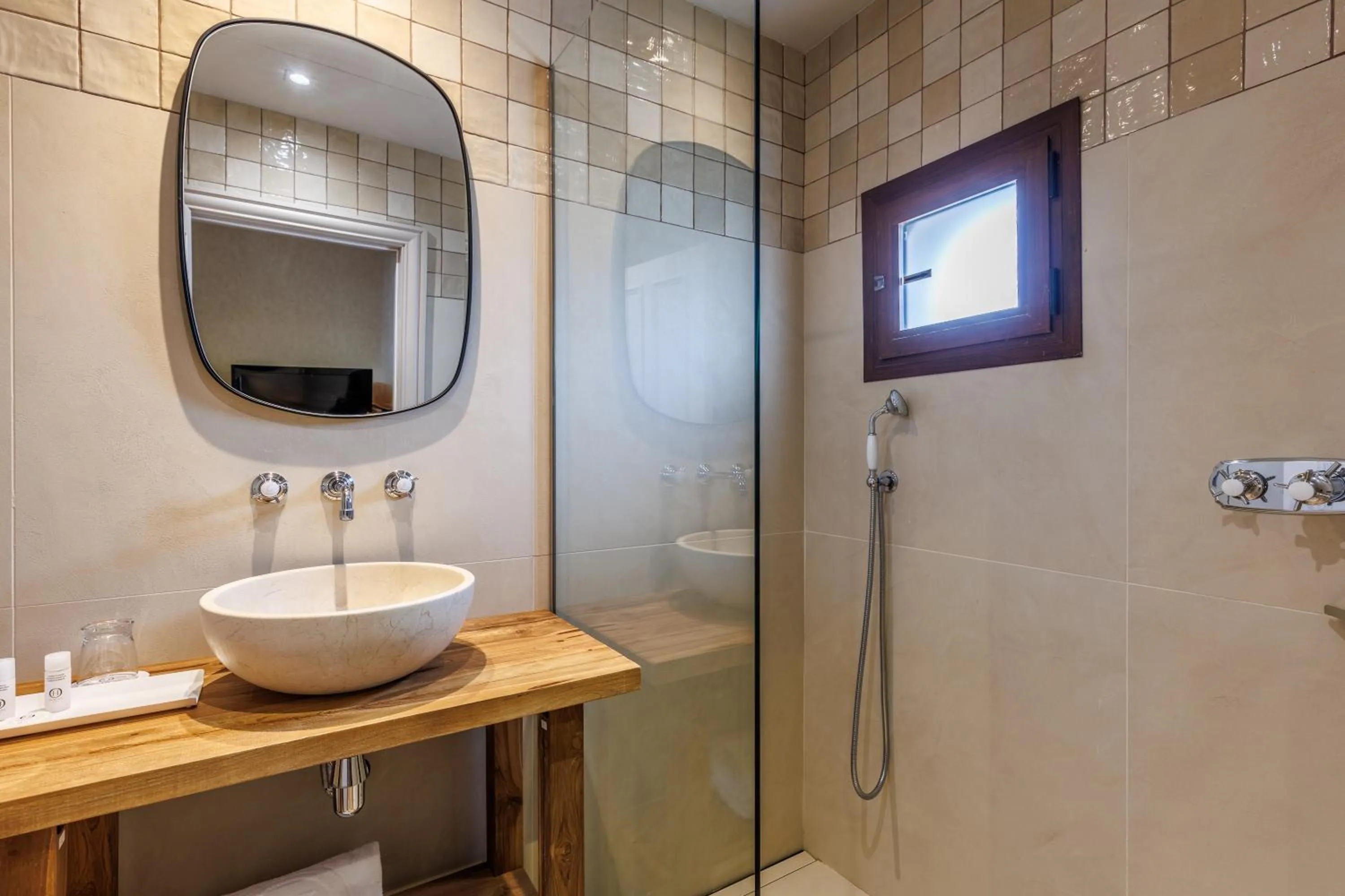 Toilet in Hoposa Uyal