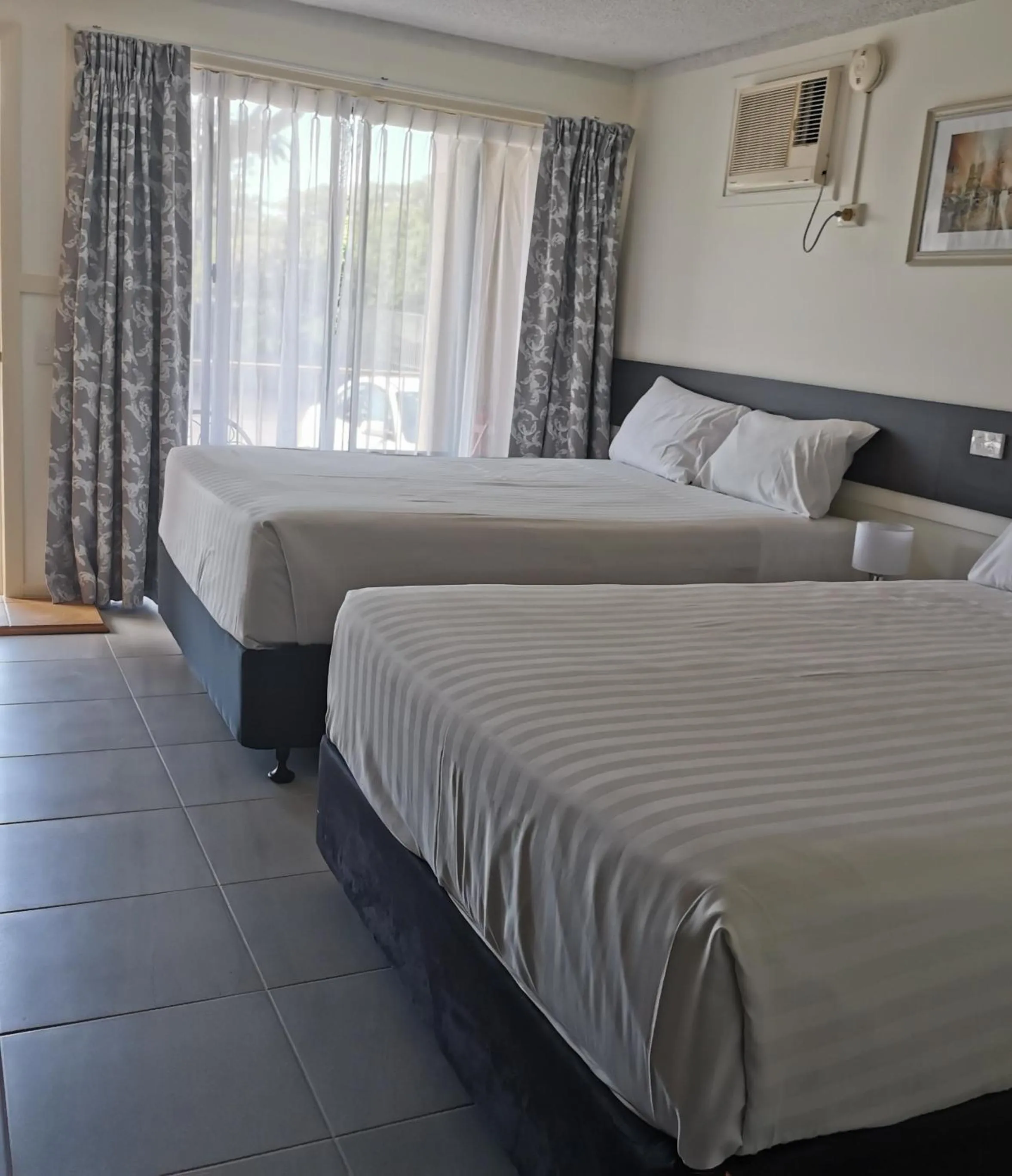 Bedroom, Bed in Gallery Motel