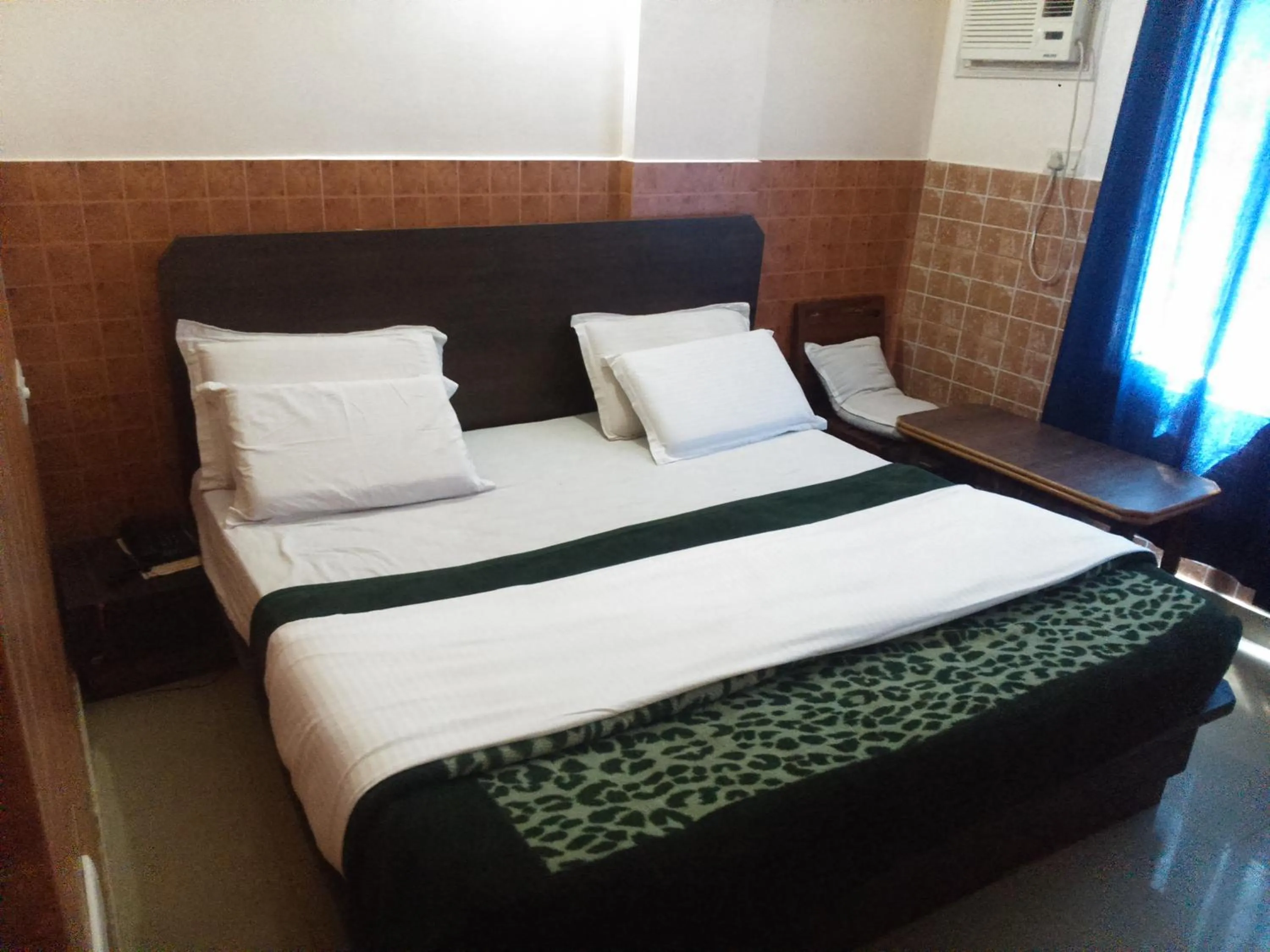 Bedroom, Bed in Hotel Today, Katra