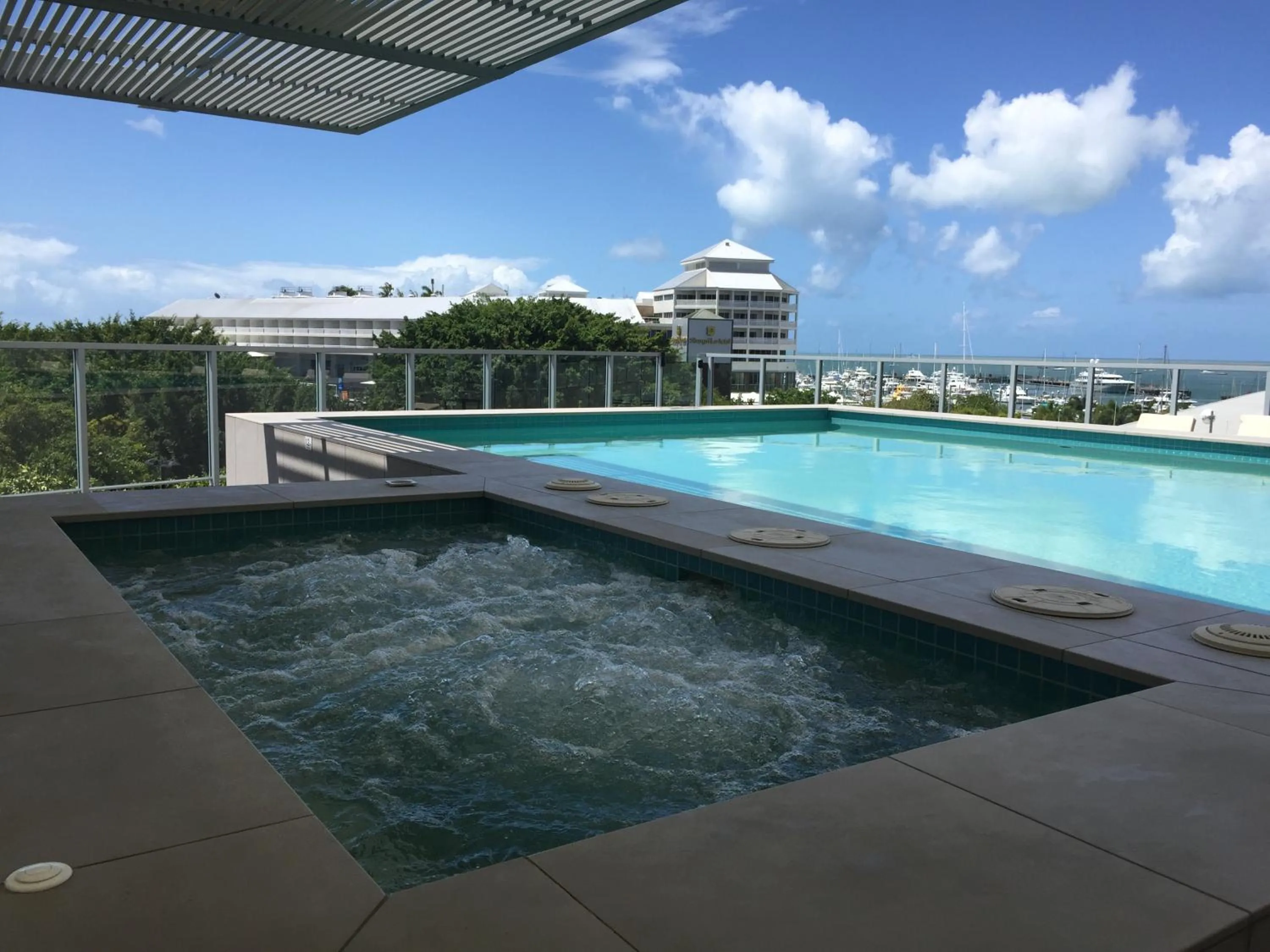 Swimming pool in Cairns Private Apartments
