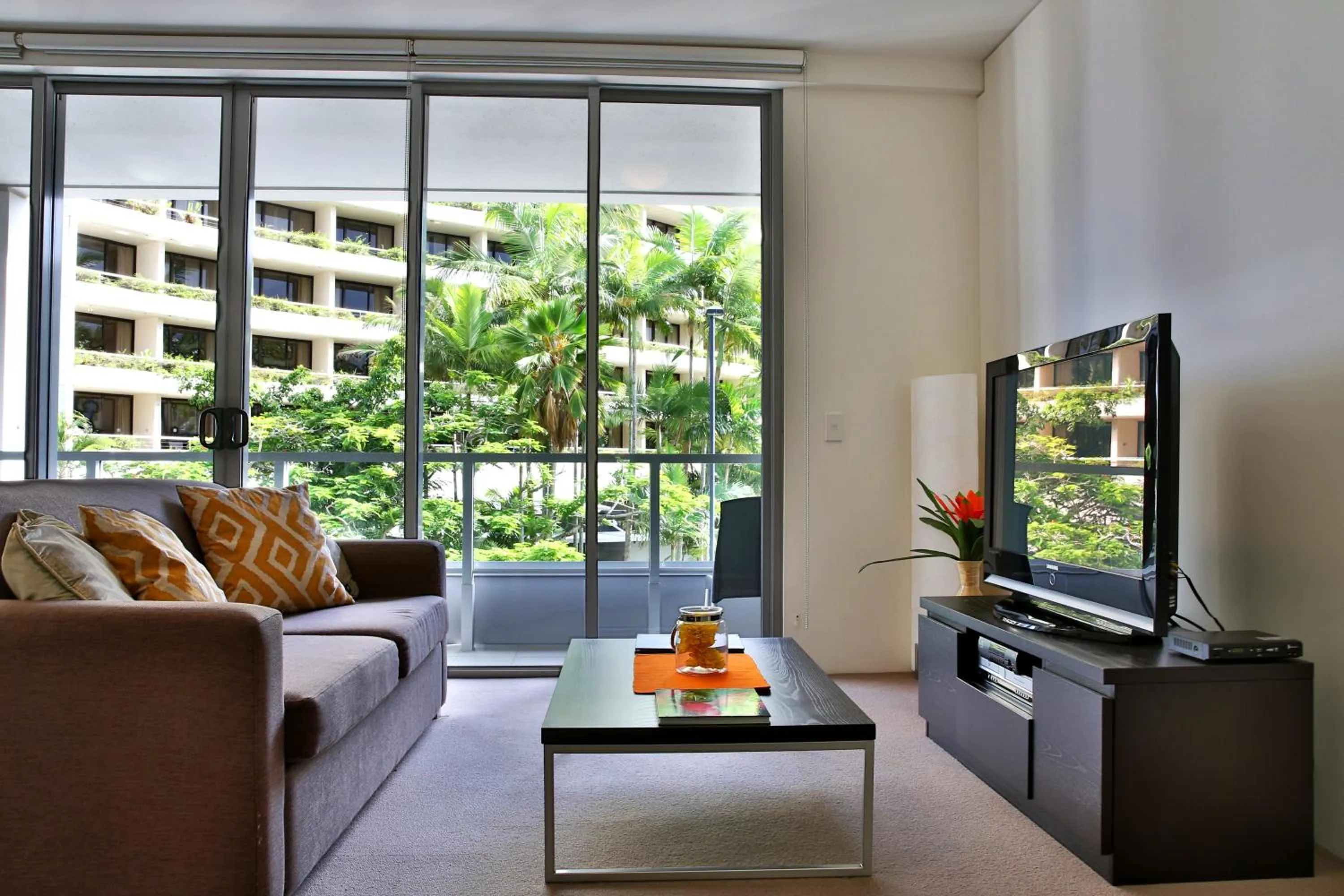 Day in Cairns Private Apartments