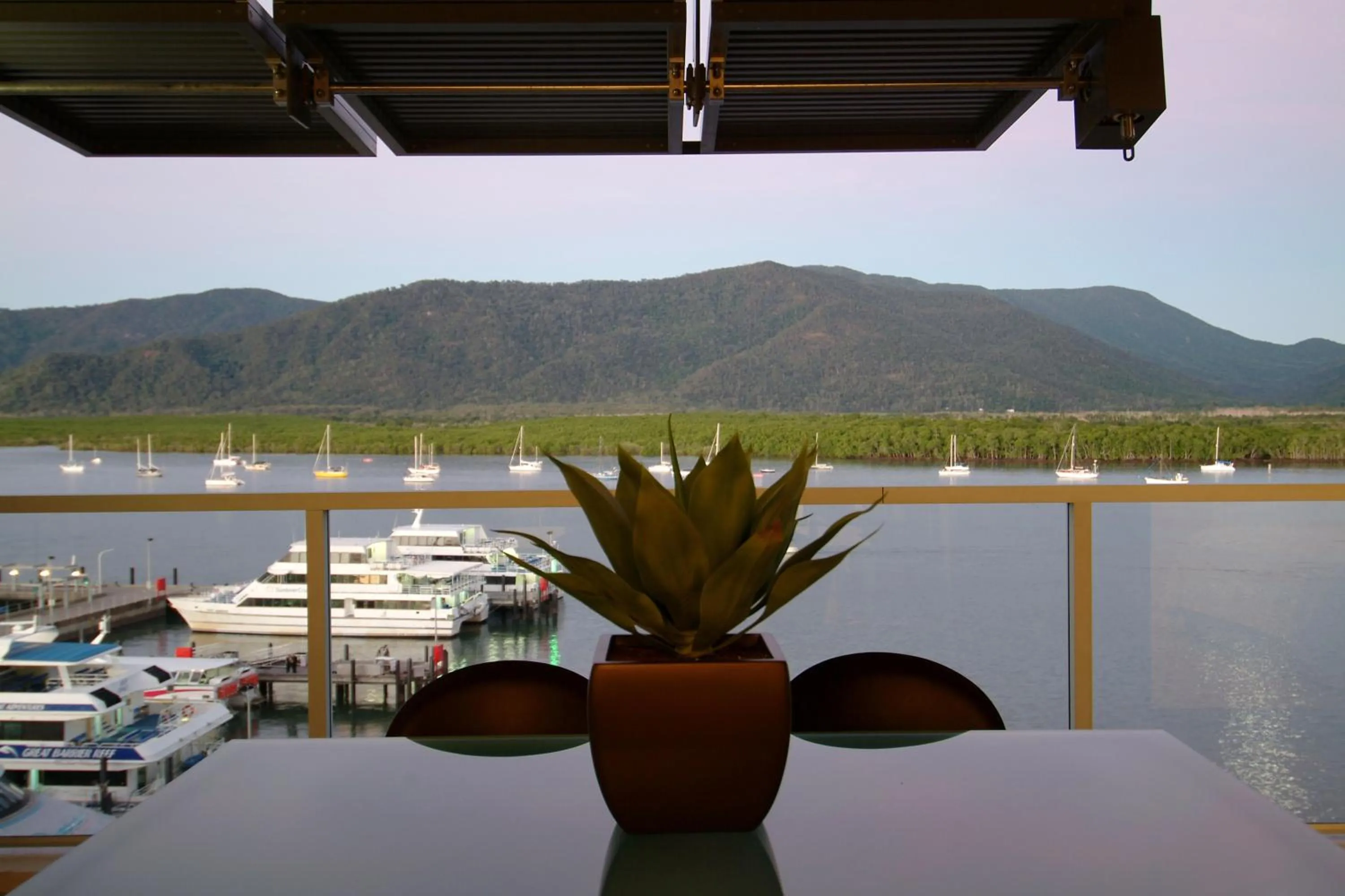 Day in Cairns Private Apartments