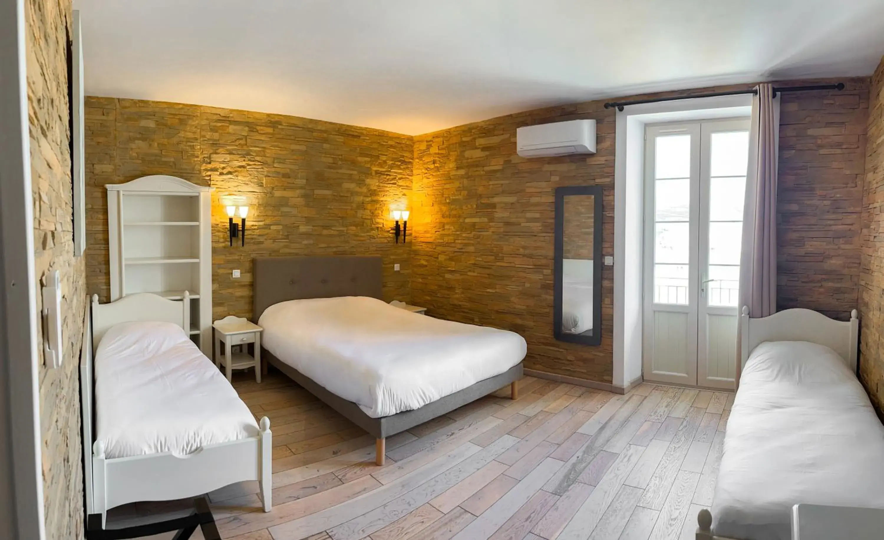 Quadruple Room with Balcony in Marina D'oro Quadruple Room with Balcony in Marina D'oro