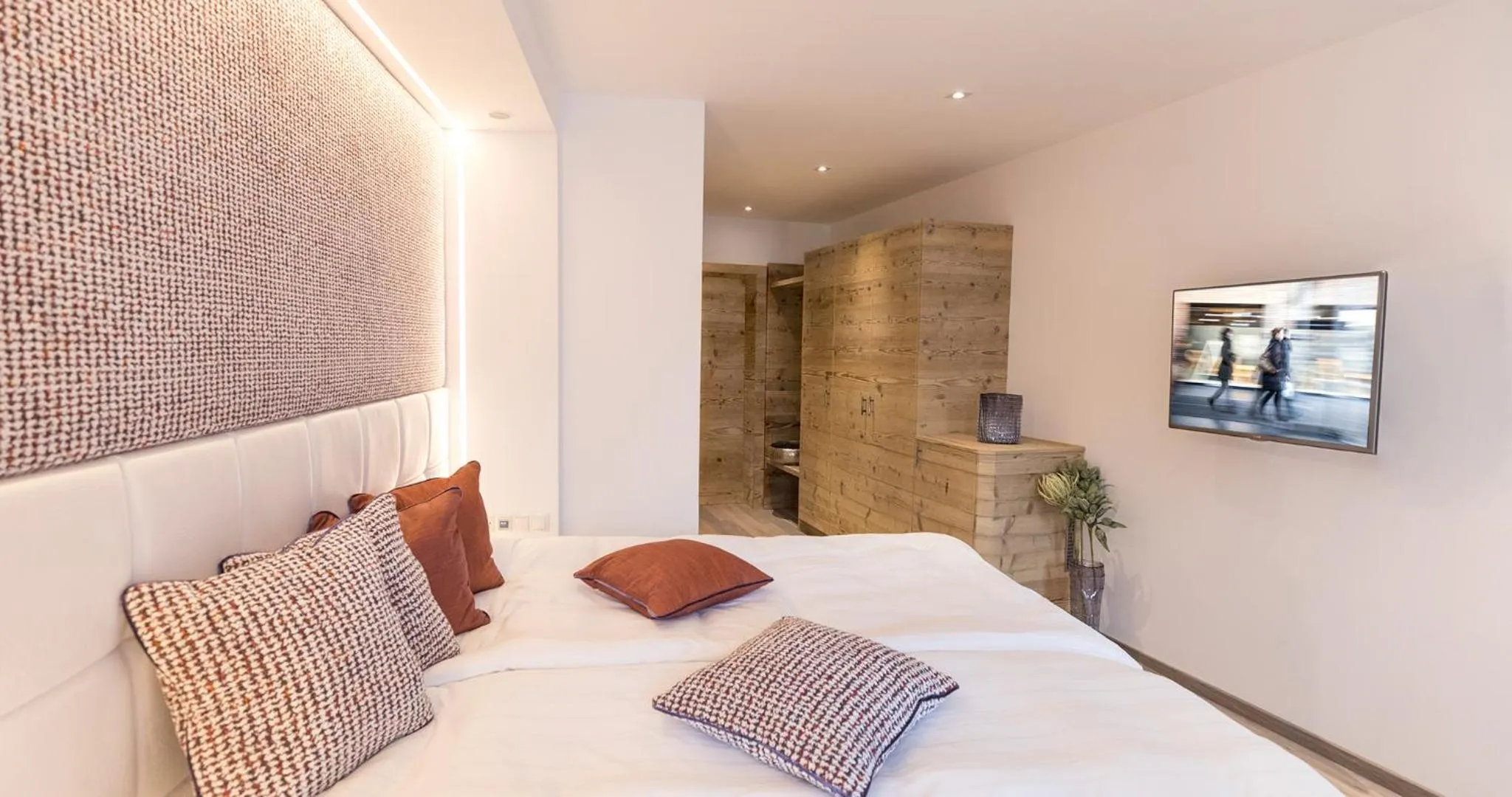 Photo of the whole room, Bed in Hotel Flachauerhof