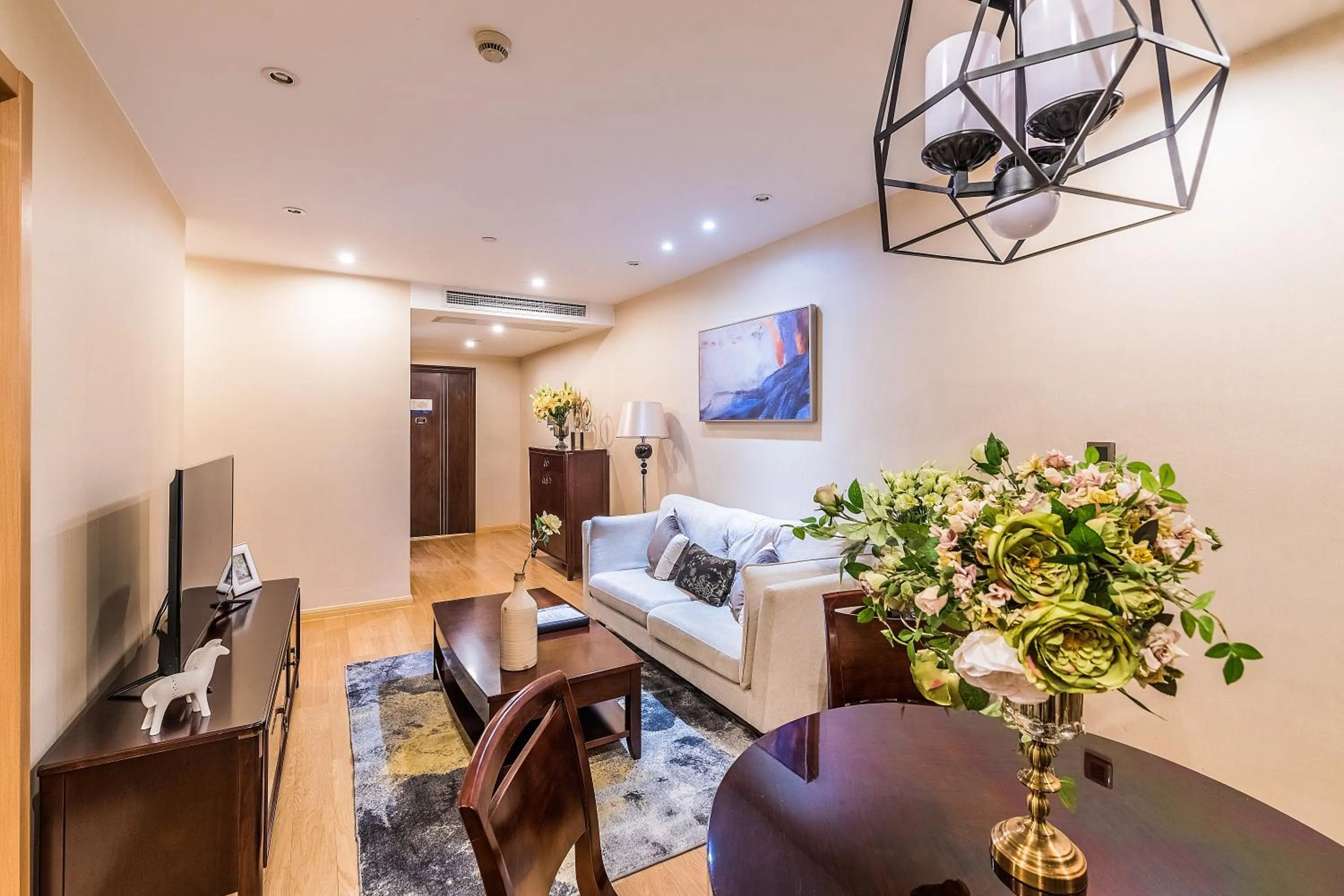 Living room, Bed in Green Court Residence Jinqiao Diamond Shanghai