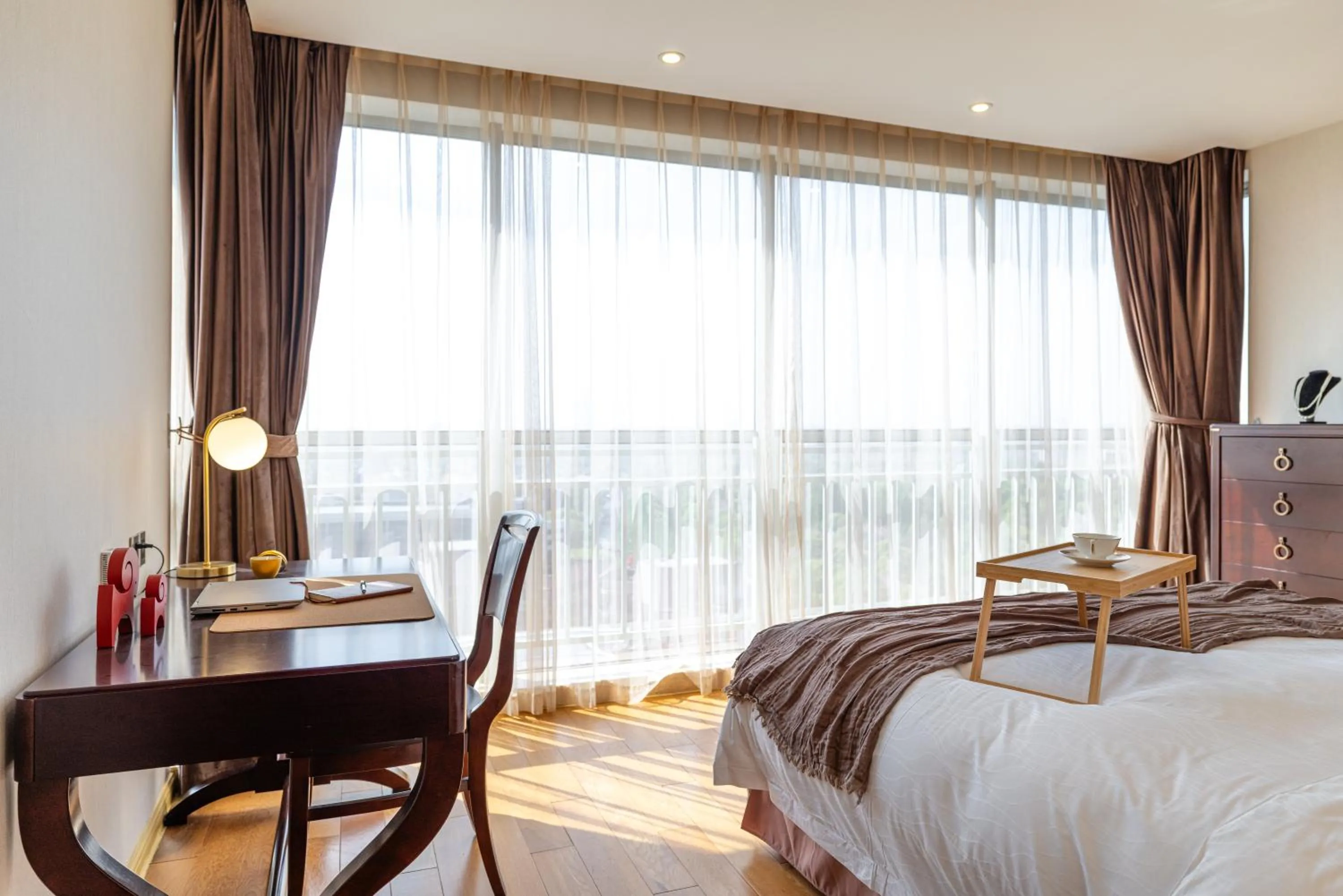 Bedroom, Bed in Green Court Residence Jinqiao Diamond Shanghai