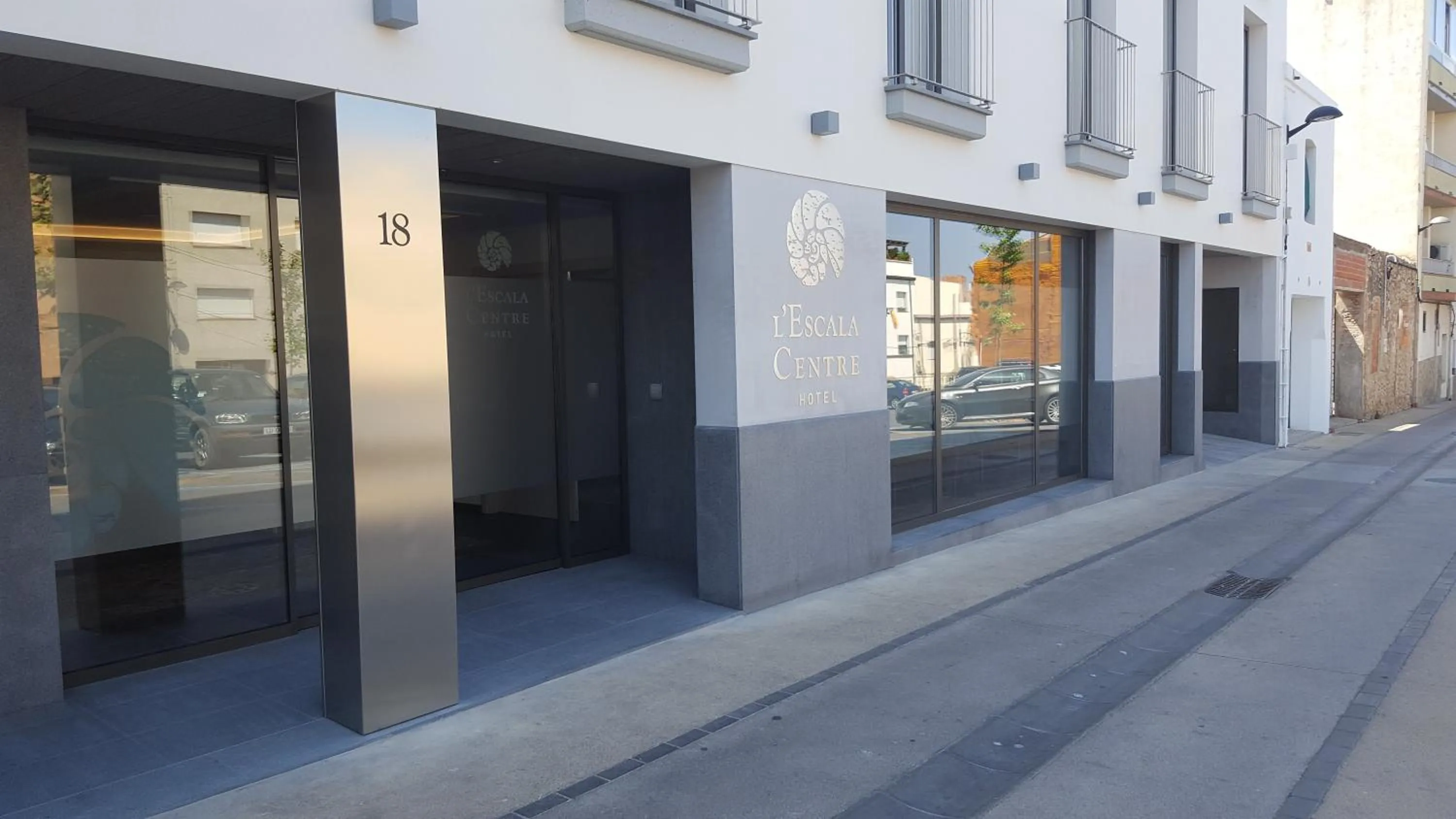 Facade/entrance in Hotel L'Escala Centre
