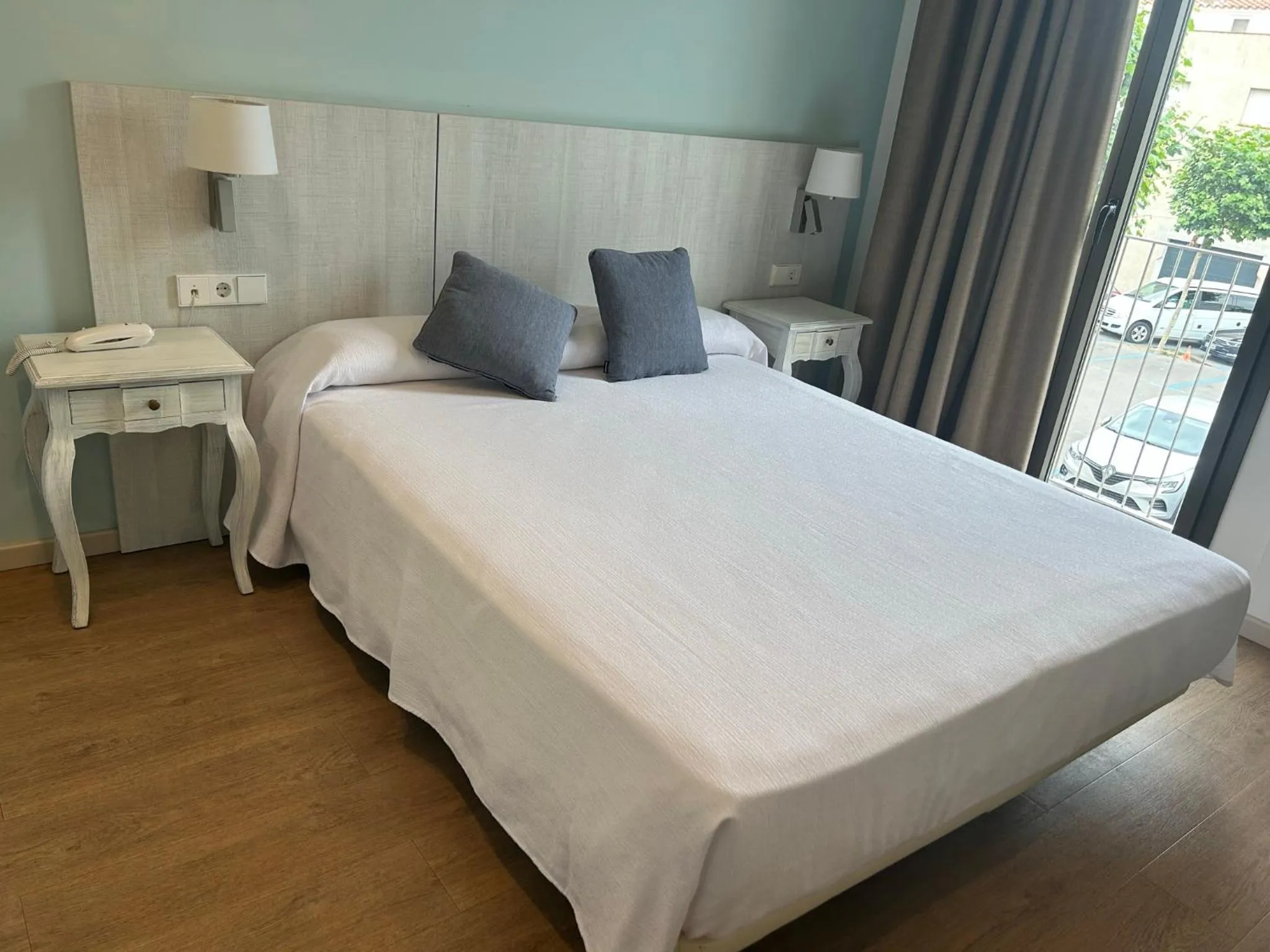 Bed in Hotel L'Escala Centre