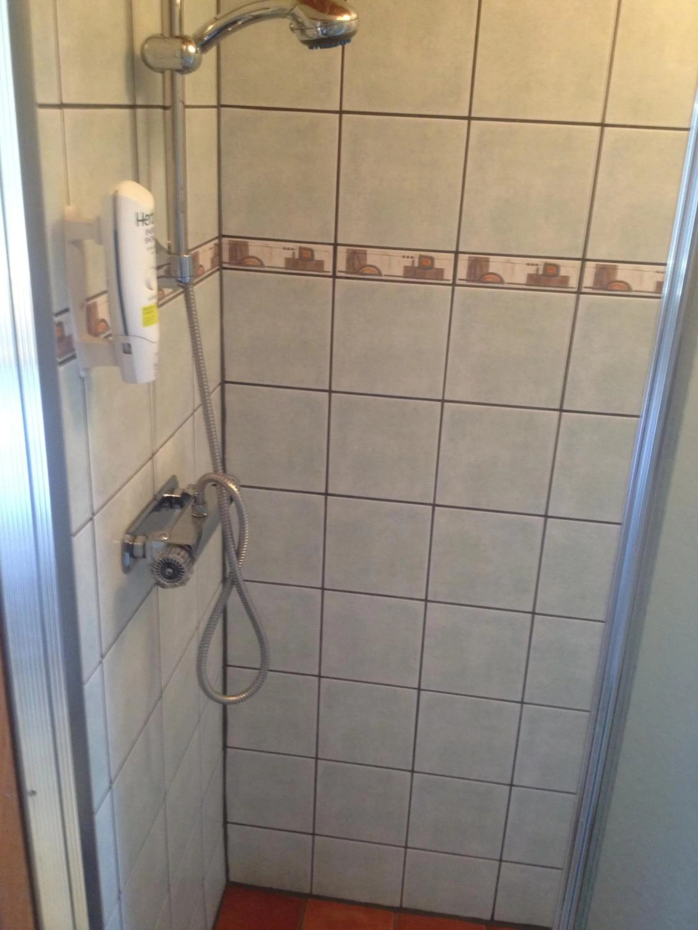 Shower in Hotel Chaplin