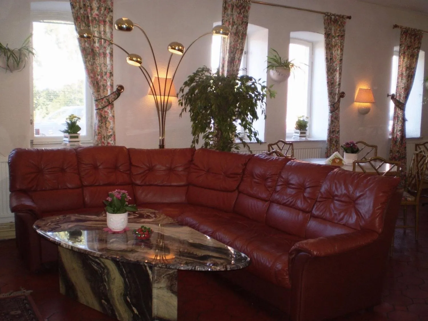 Communal lounge/ TV room in Hotel Chaplin