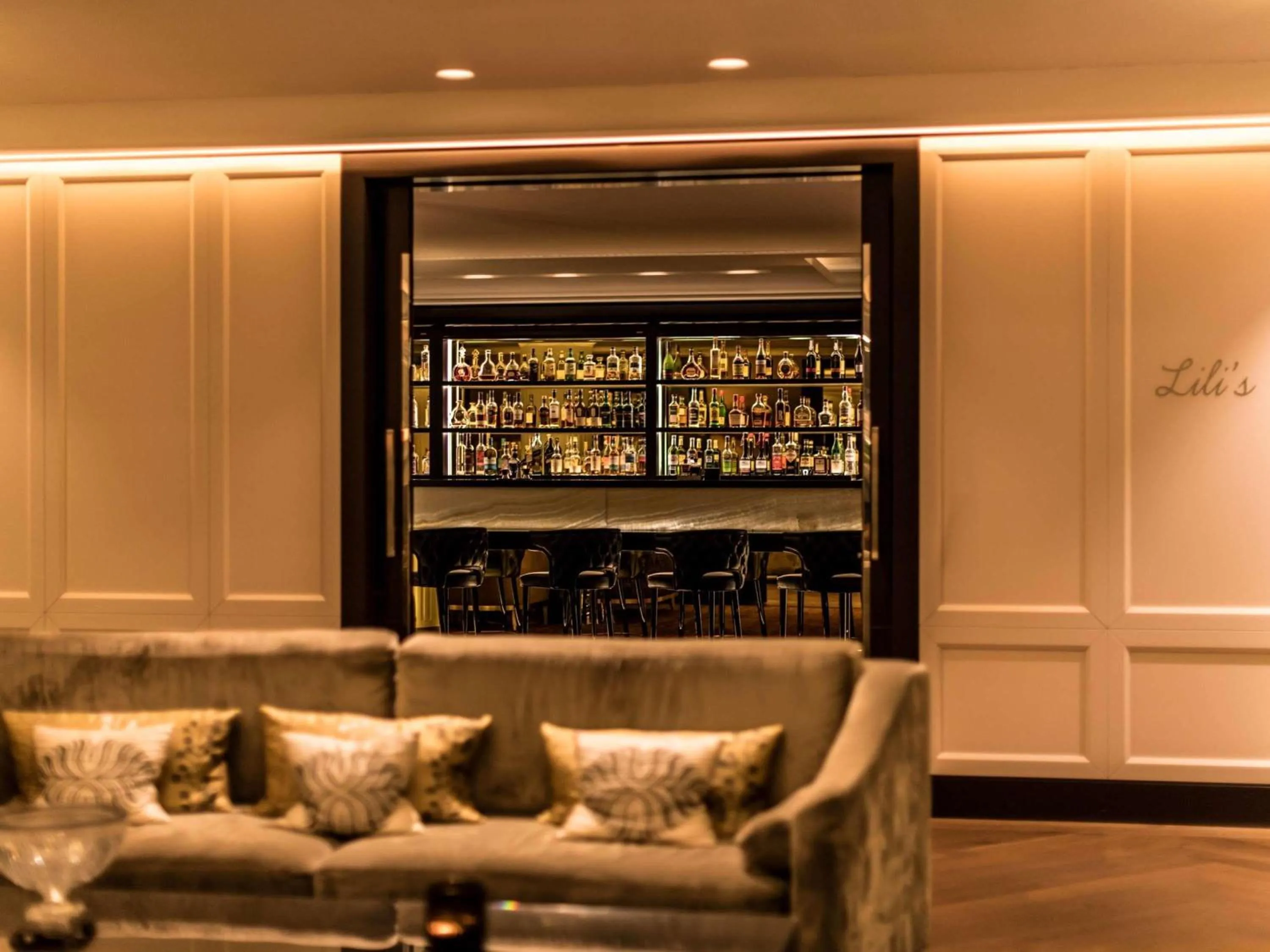 Lounge or bar in Sofitel Frankfurt Opera