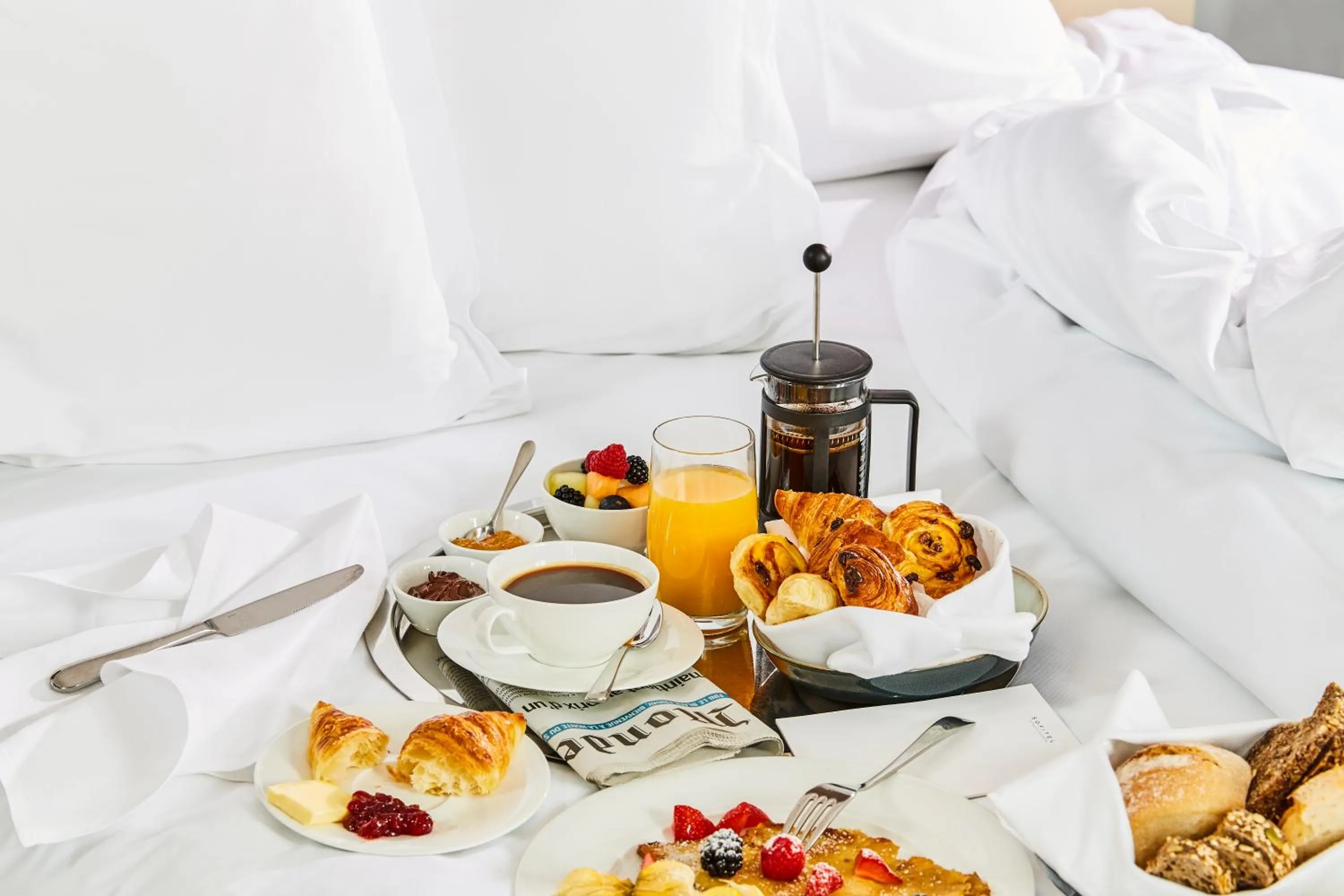 room service, Bed in Sofitel Frankfurt Opera