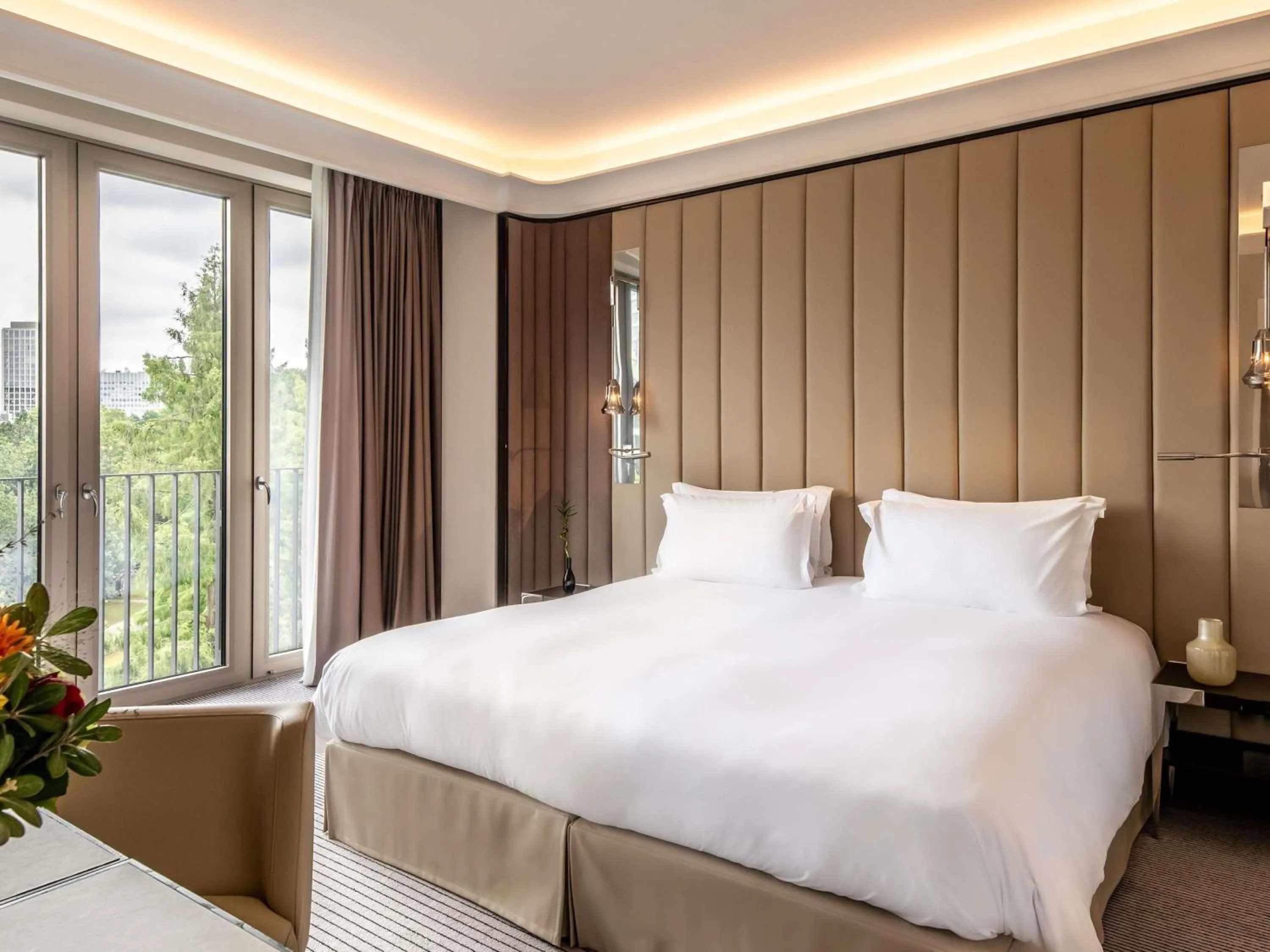 Bedroom, Bed in Sofitel Frankfurt Opera