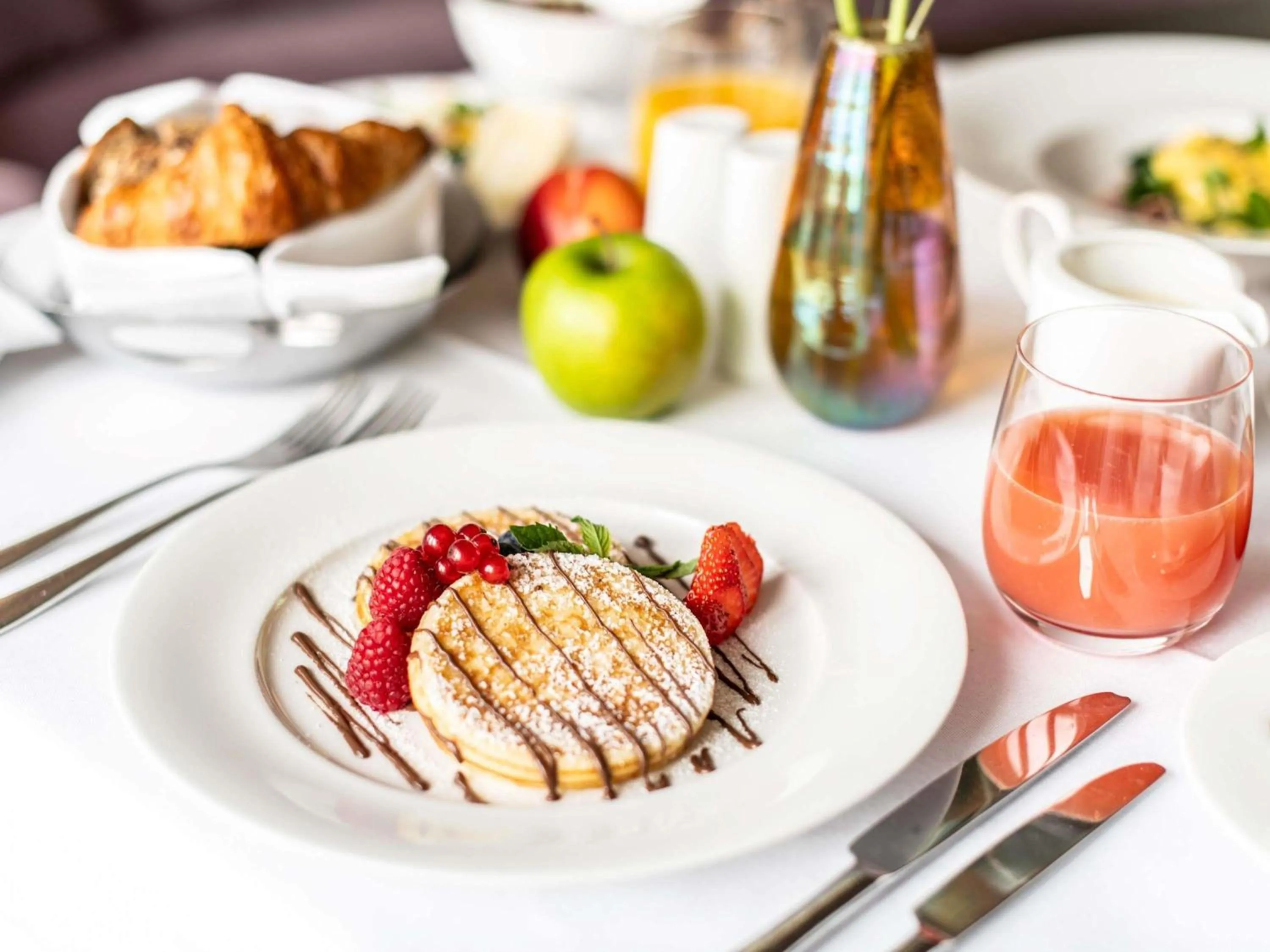 Bedroom in Sofitel Frankfurt Opera
