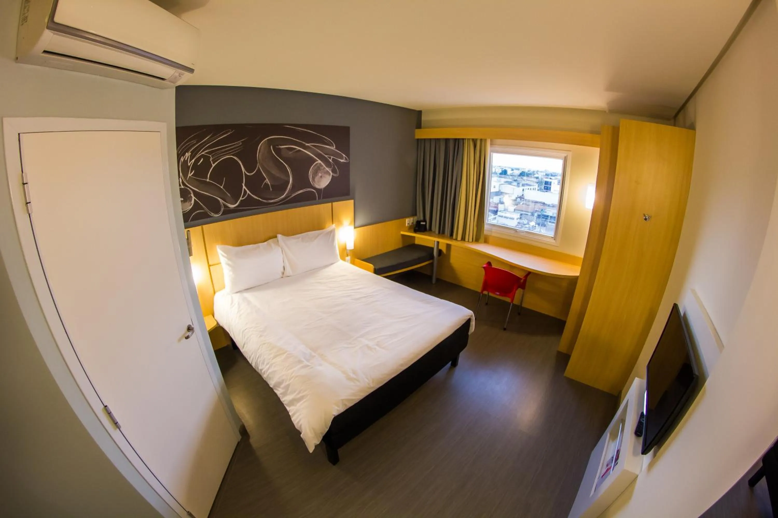 Bedroom, Bed in ibis Imperatriz