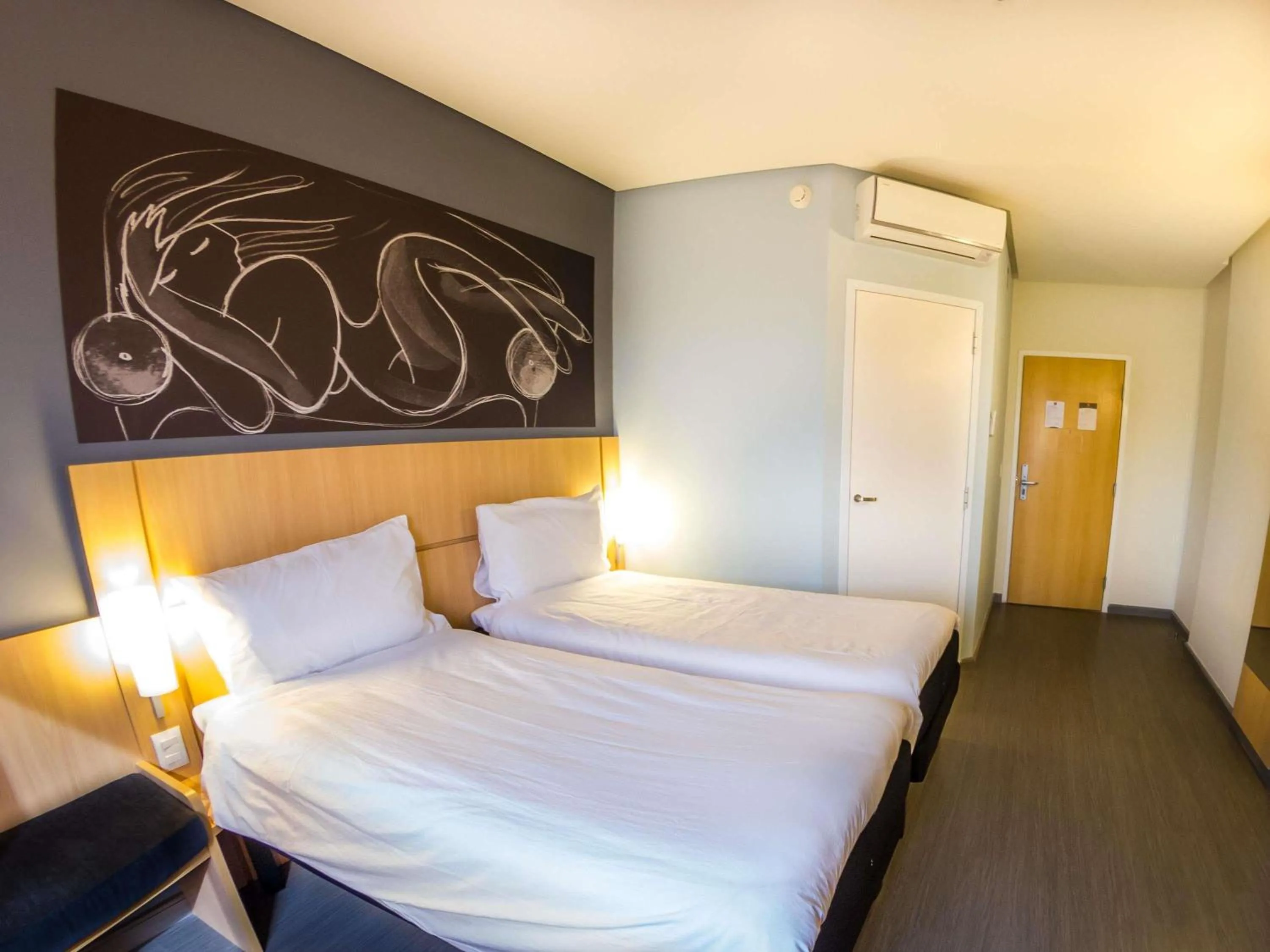 Bedroom, Bed in ibis Imperatriz