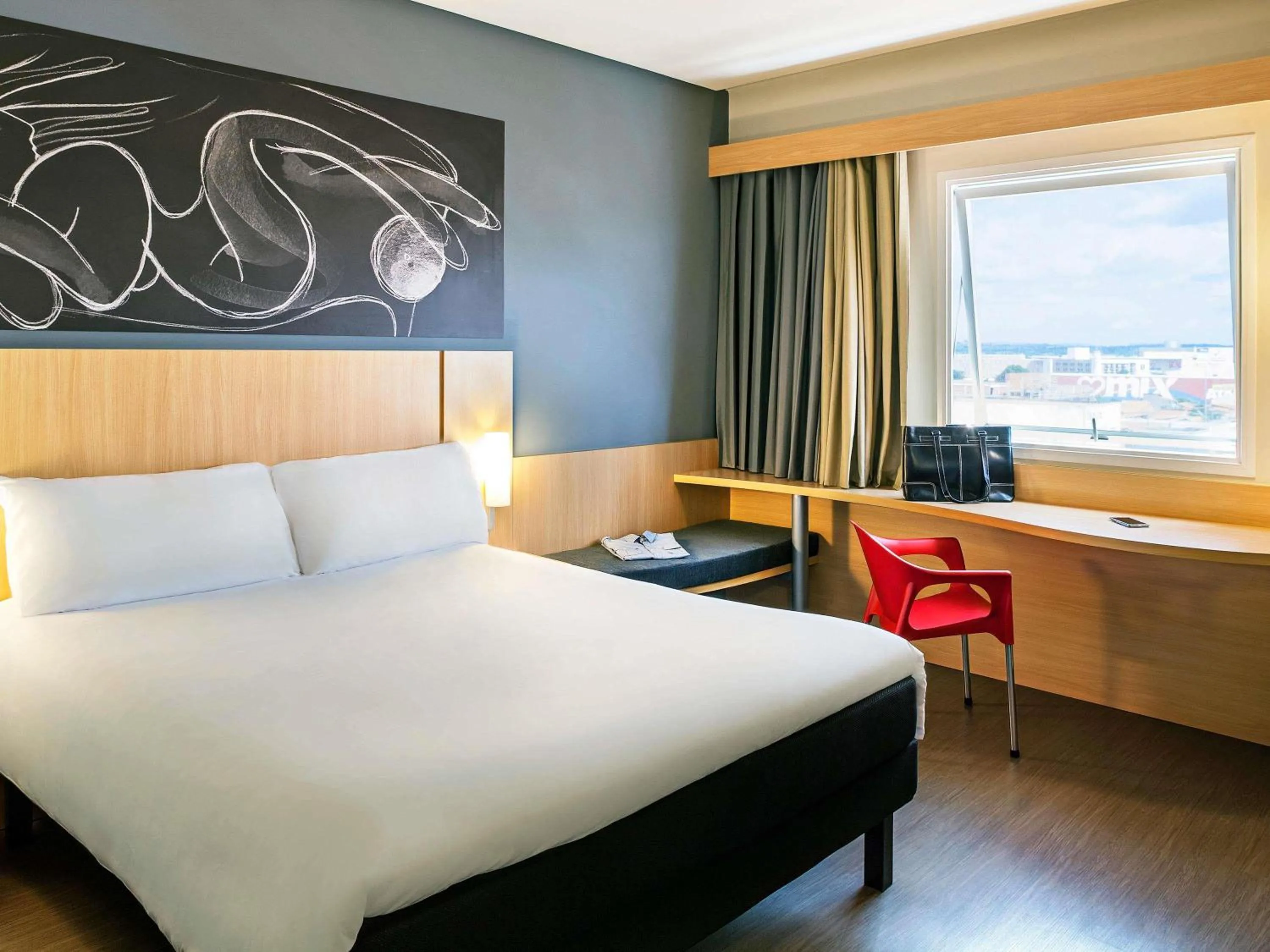 Bedroom, Bed in ibis Imperatriz