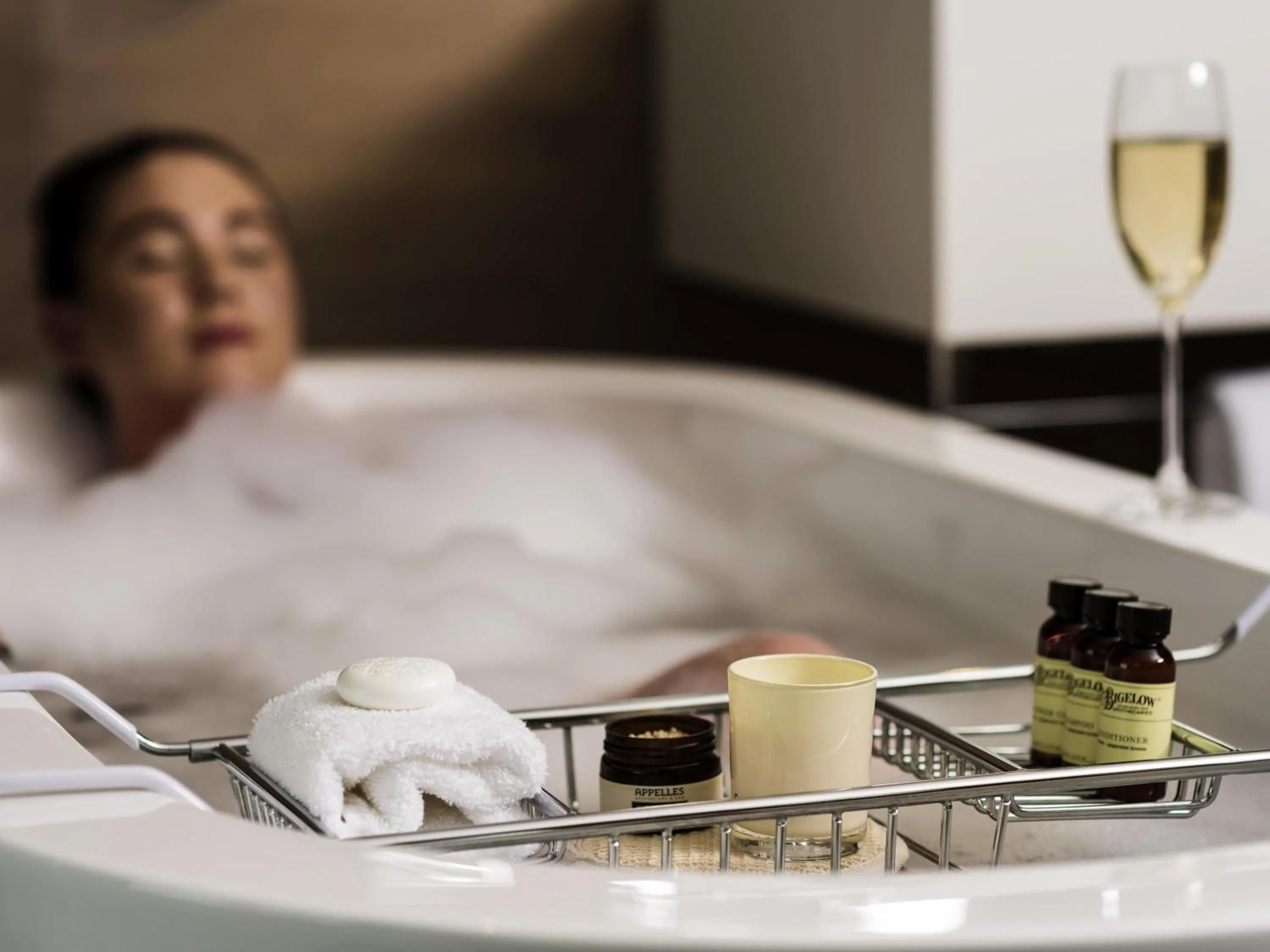 Bedroom in Pullman Sydney Airport