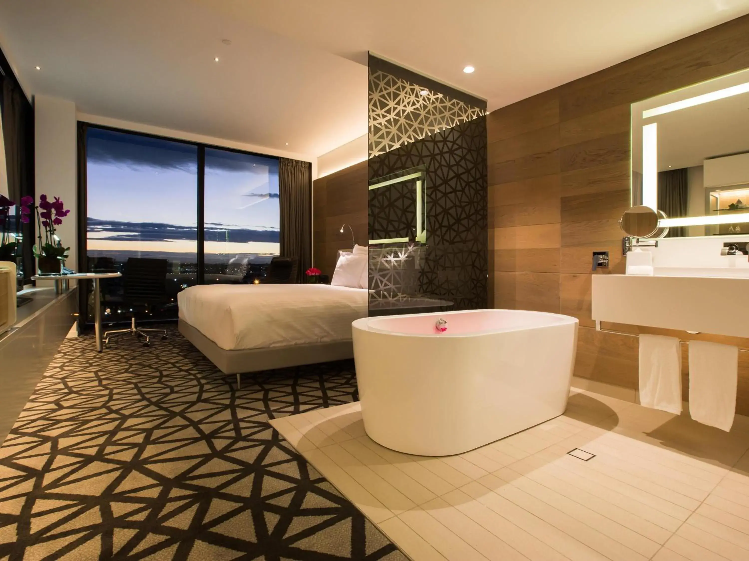 Deluxe King Room in Pullman Sydney Airport Deluxe King Room in Pullman Sydney Airport