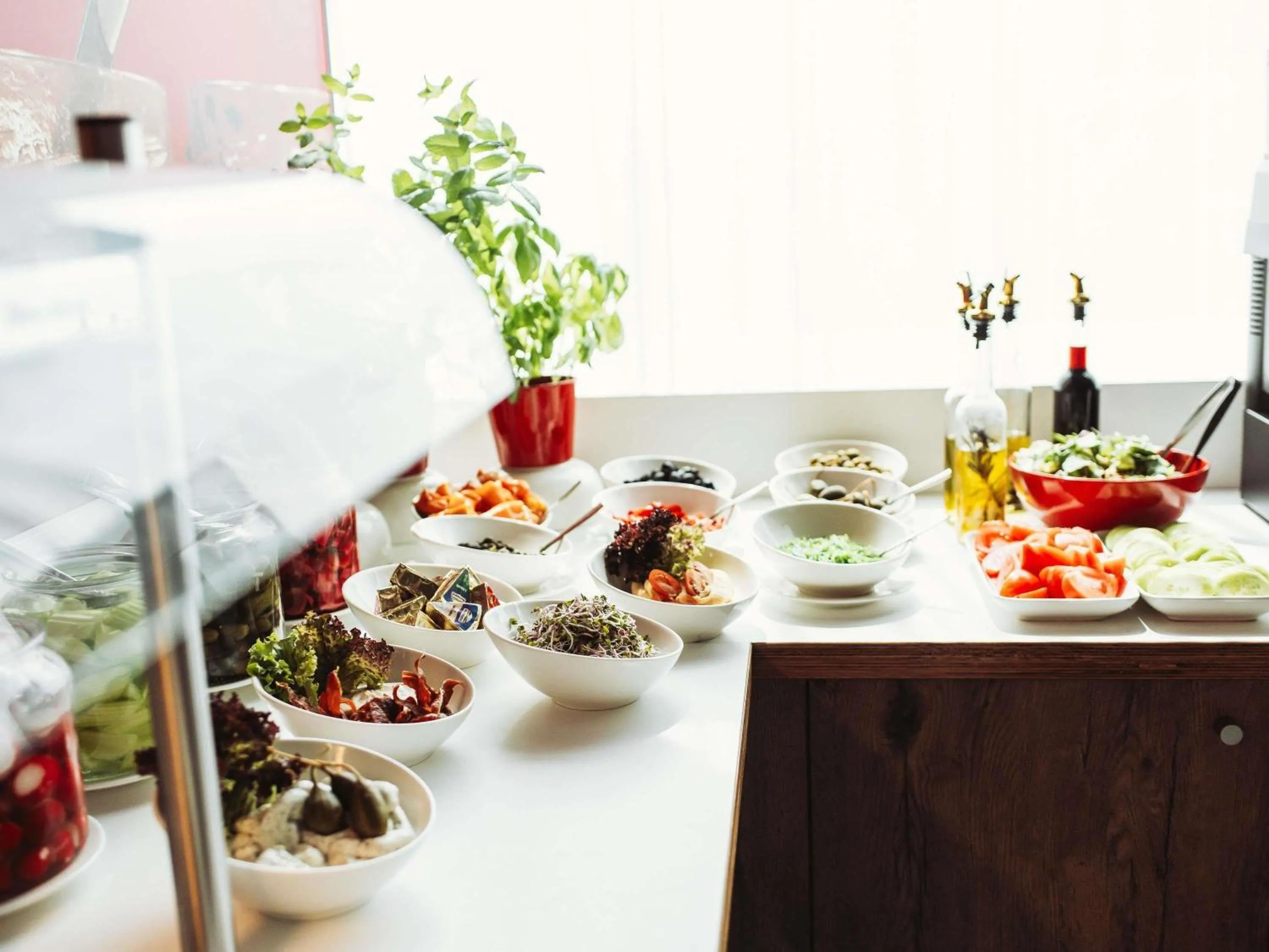 Restaurant/places to eat in Ibis Poznan Polnoc