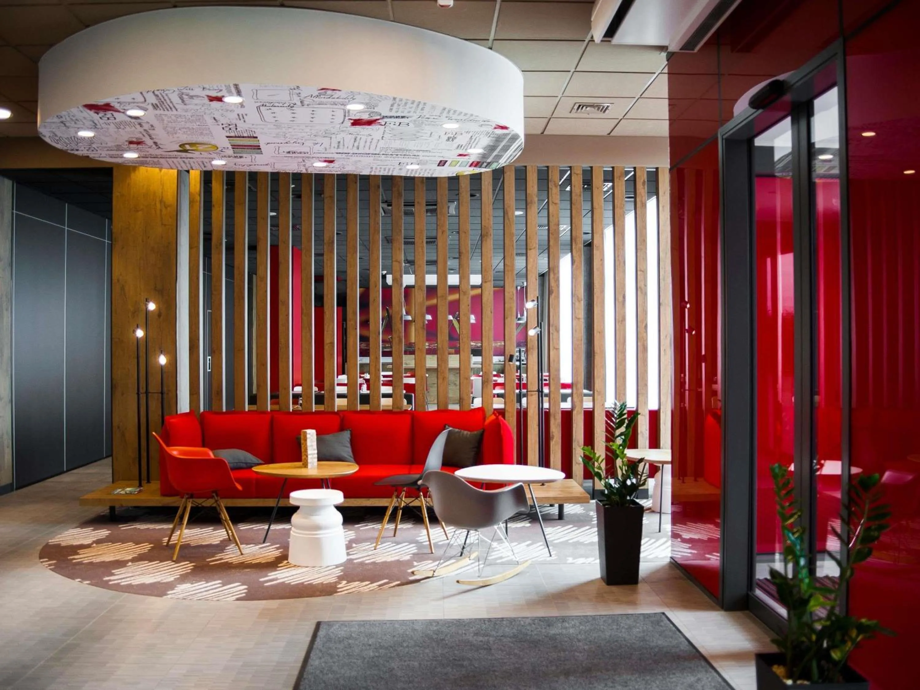 Lounge or bar in Ibis Poznan Polnoc