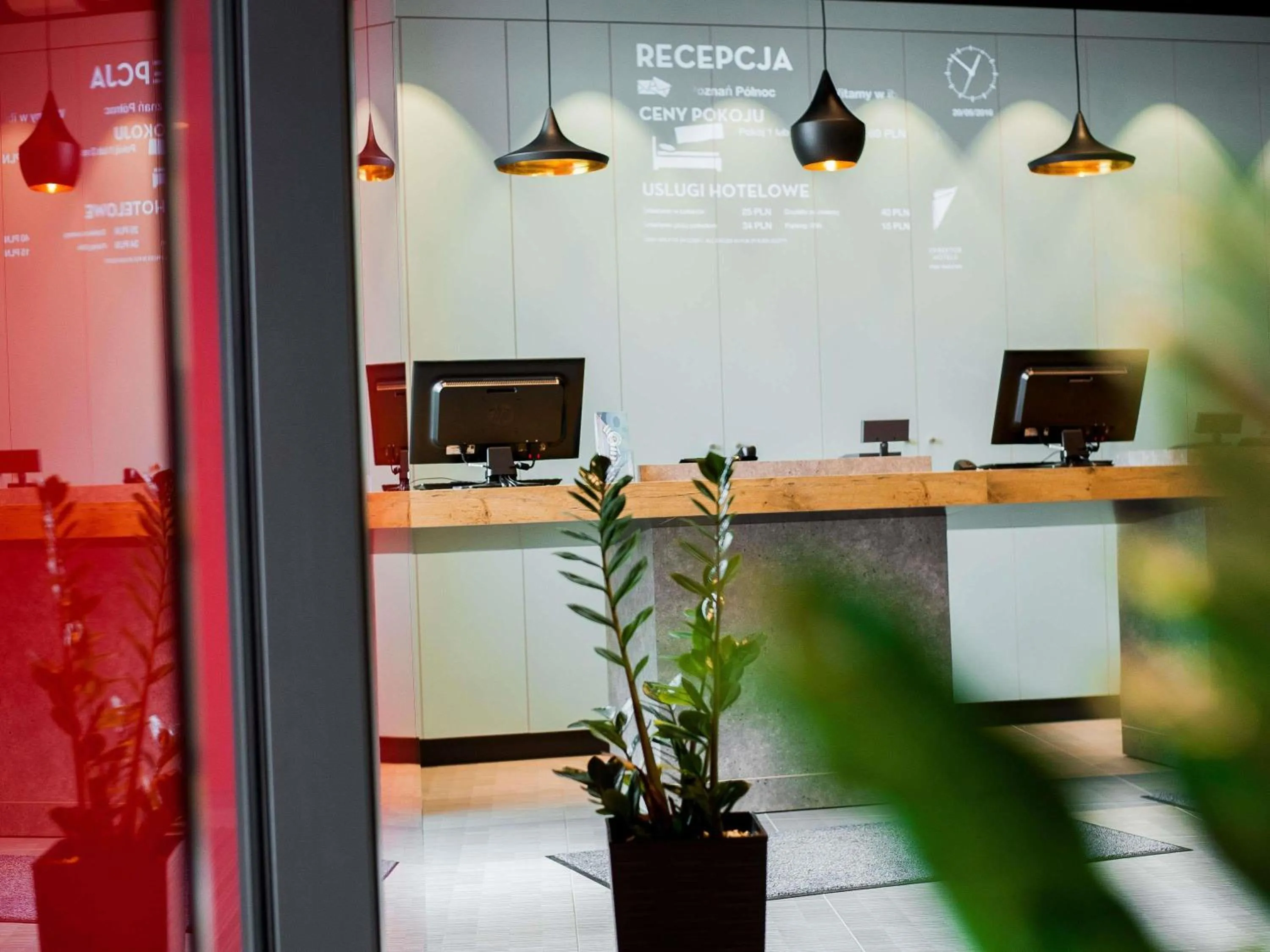 Lounge or bar in Ibis Poznan Polnoc