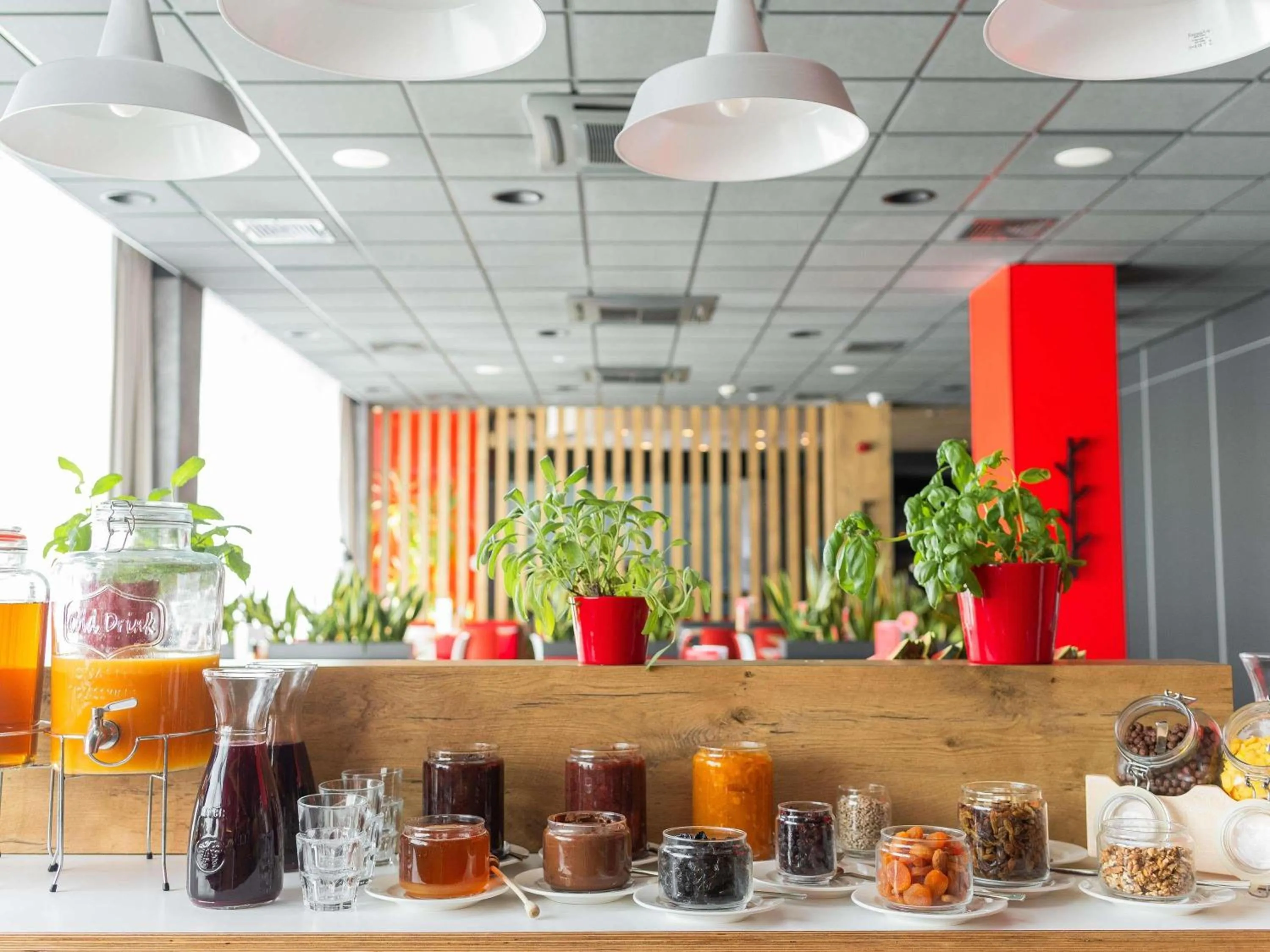 Restaurant/places to eat in Ibis Poznan Polnoc