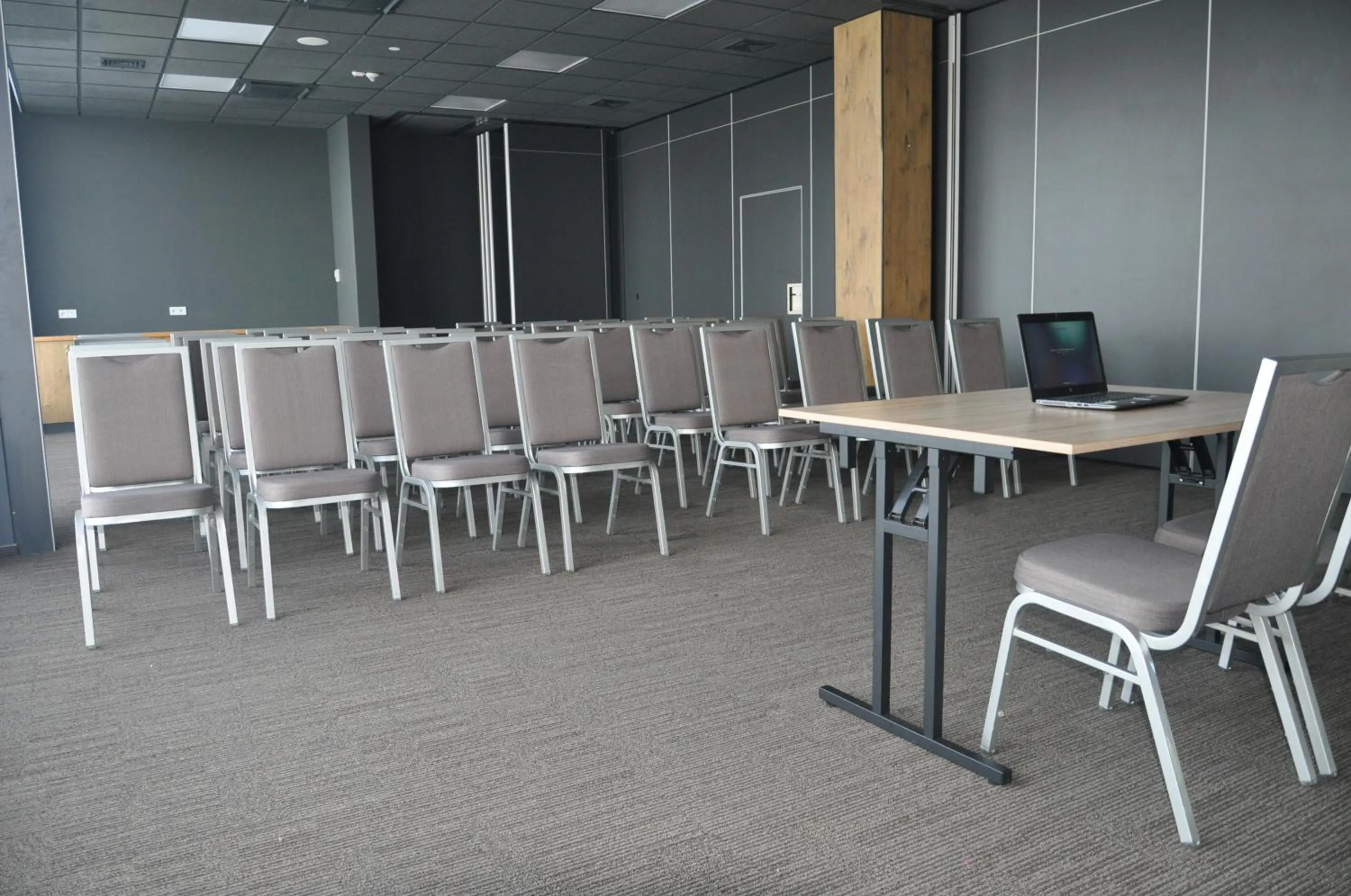 Meeting/conference room in Ibis Poznan Polnoc