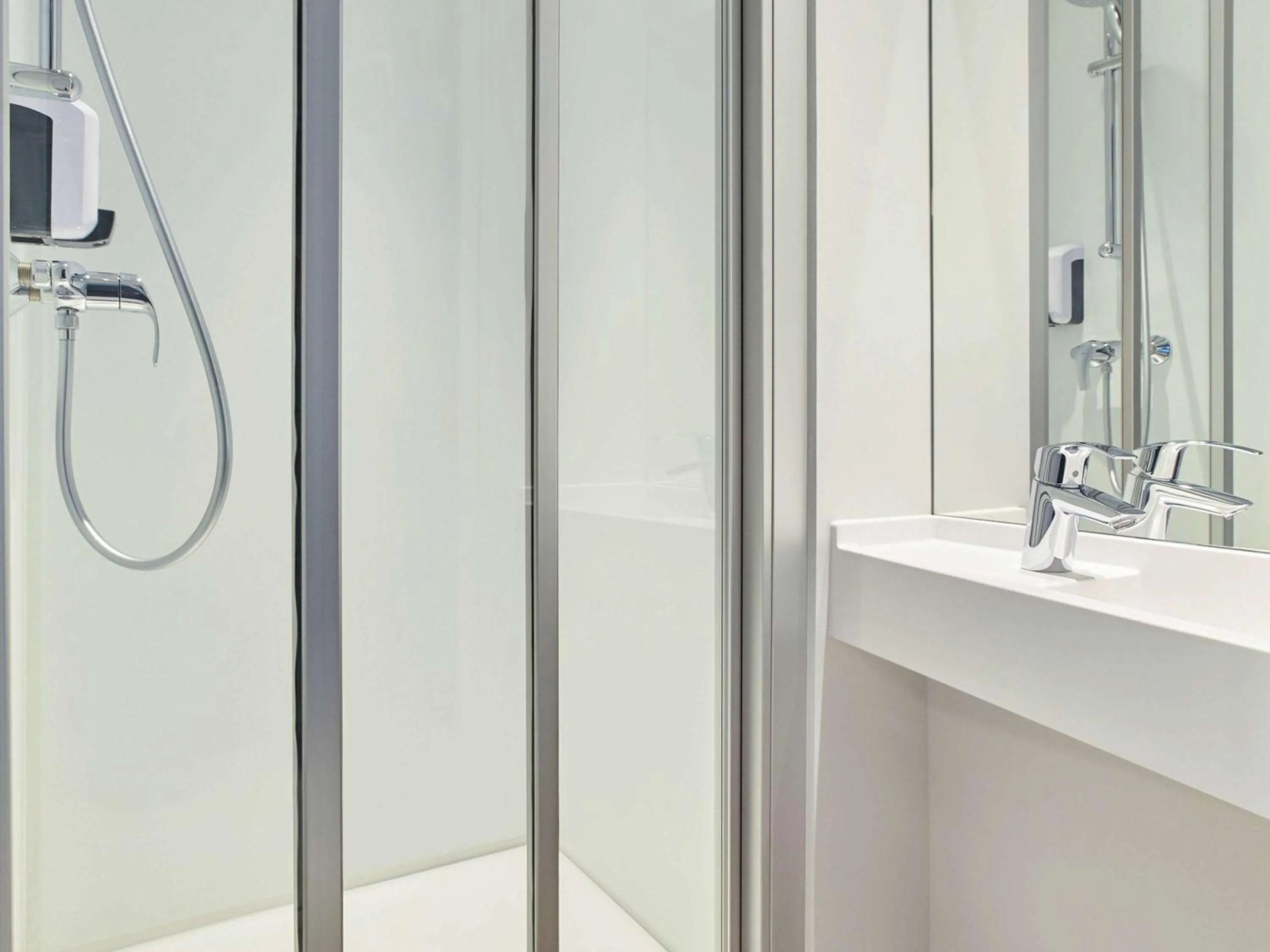 Photo of the whole room in hotelF1 Mulhouse Centre Ouest