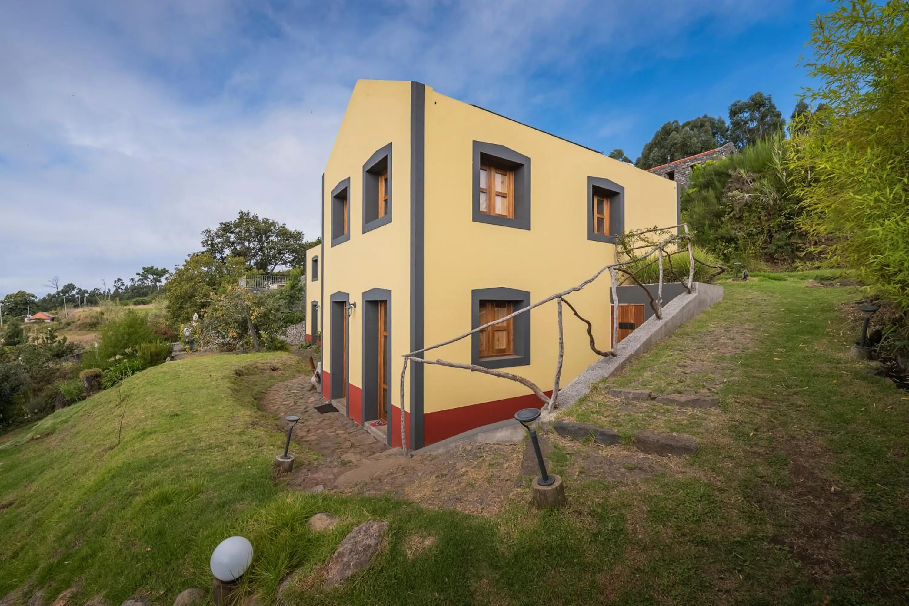 Property building in Casas da Levada