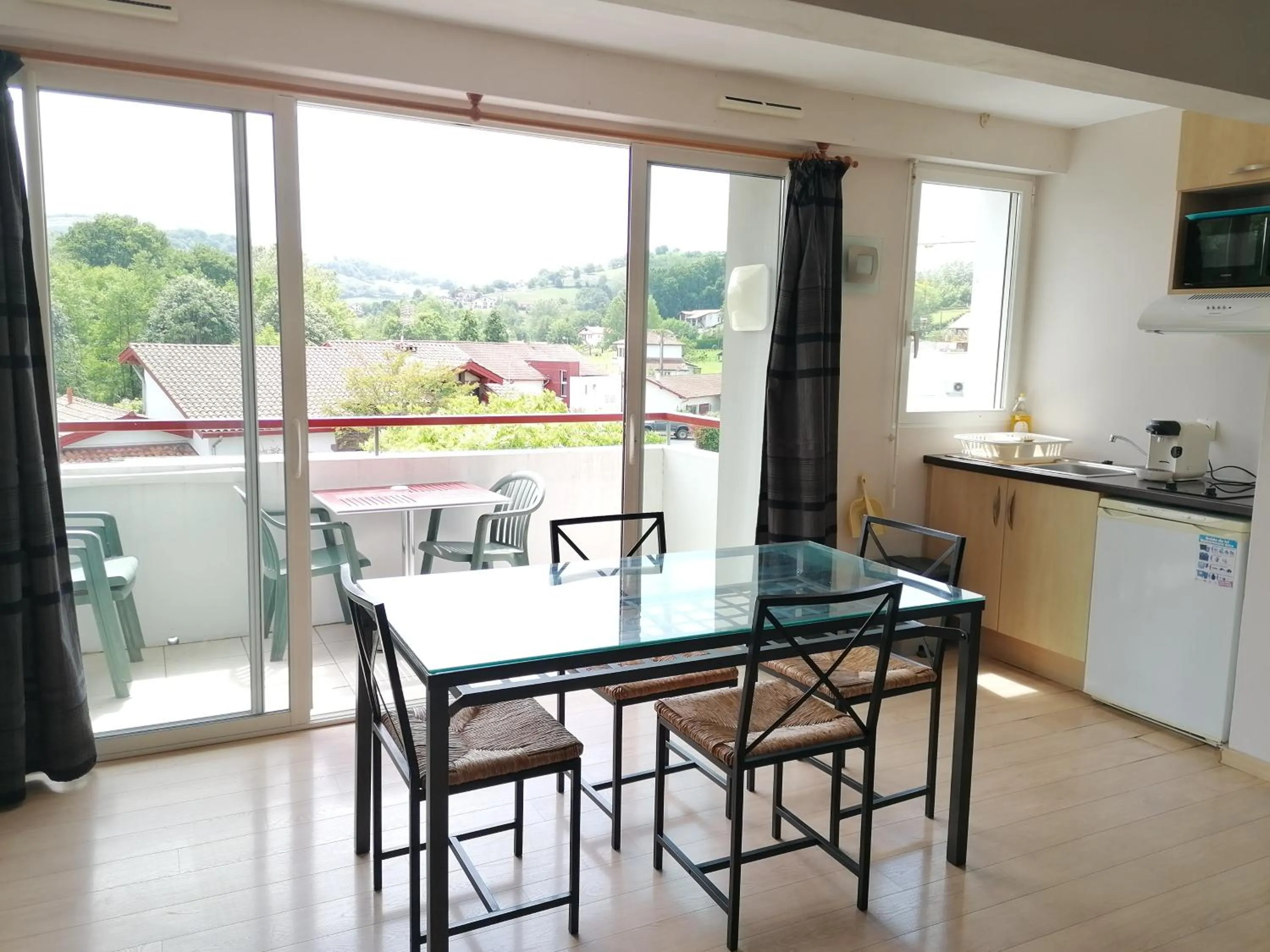 Family in Hôtel Résidence Bergara