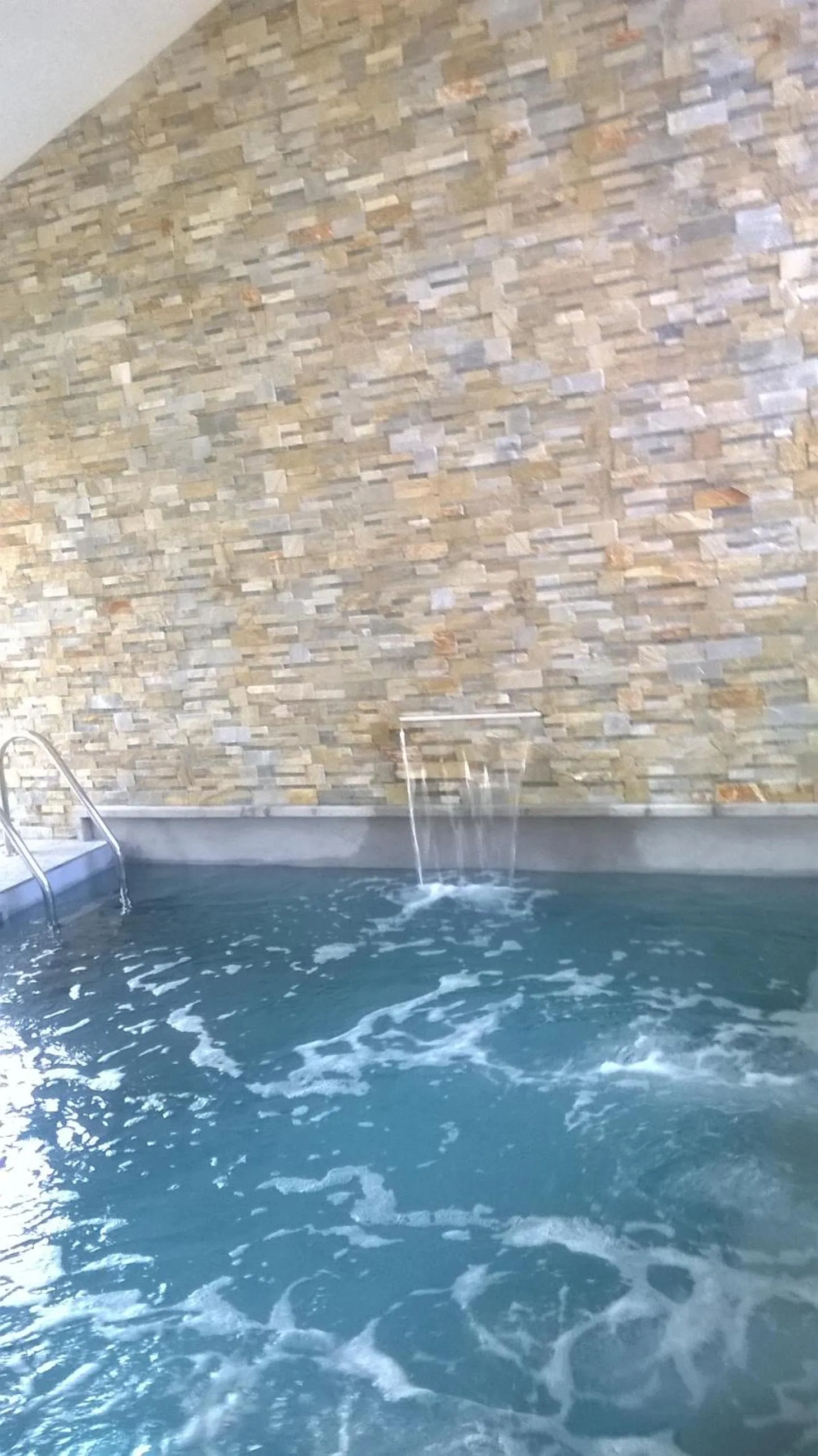 Public Bath in Hôtel Résidence Bergara