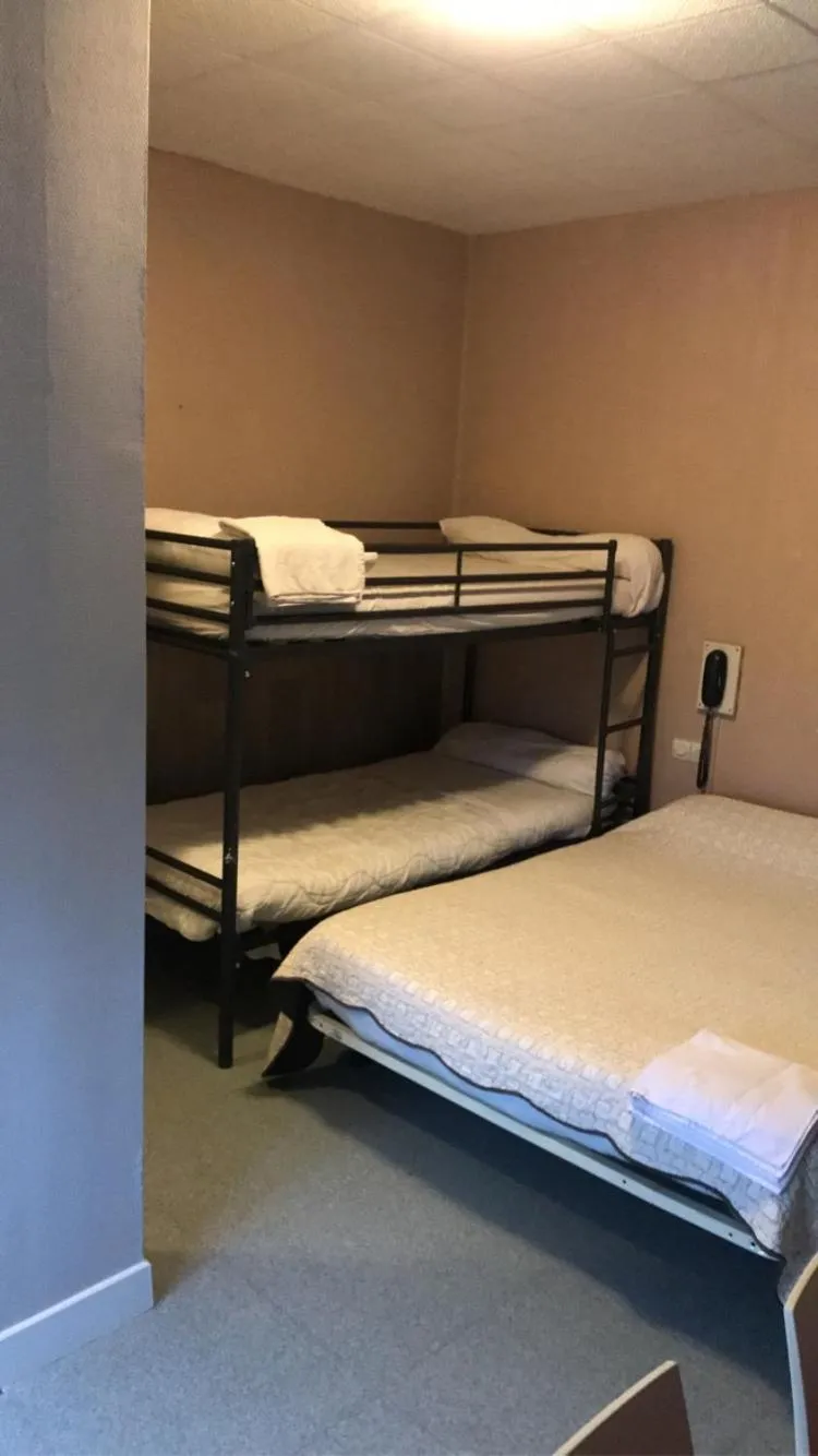 bunk bed, Bed in Le Sporting