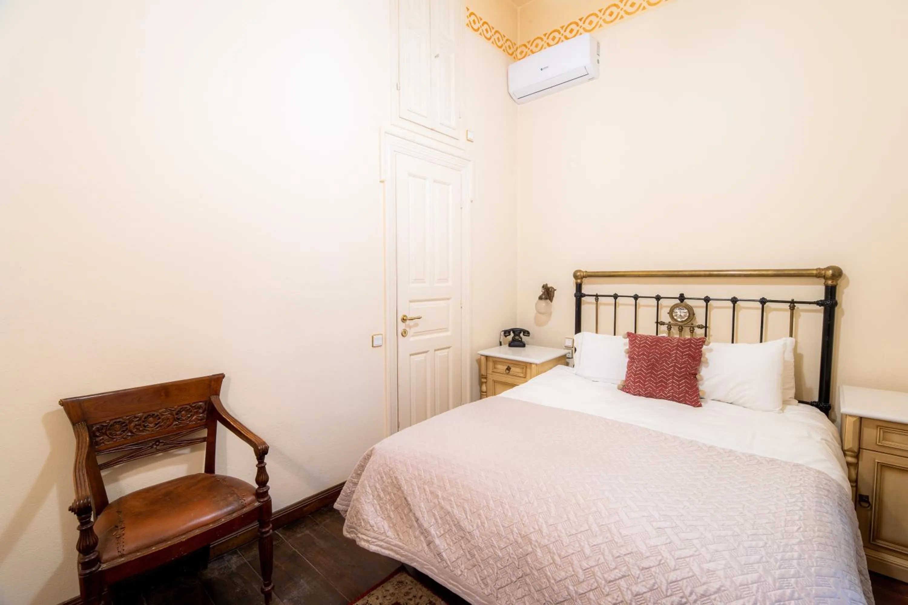 Bed in Archontiko Naoumidi