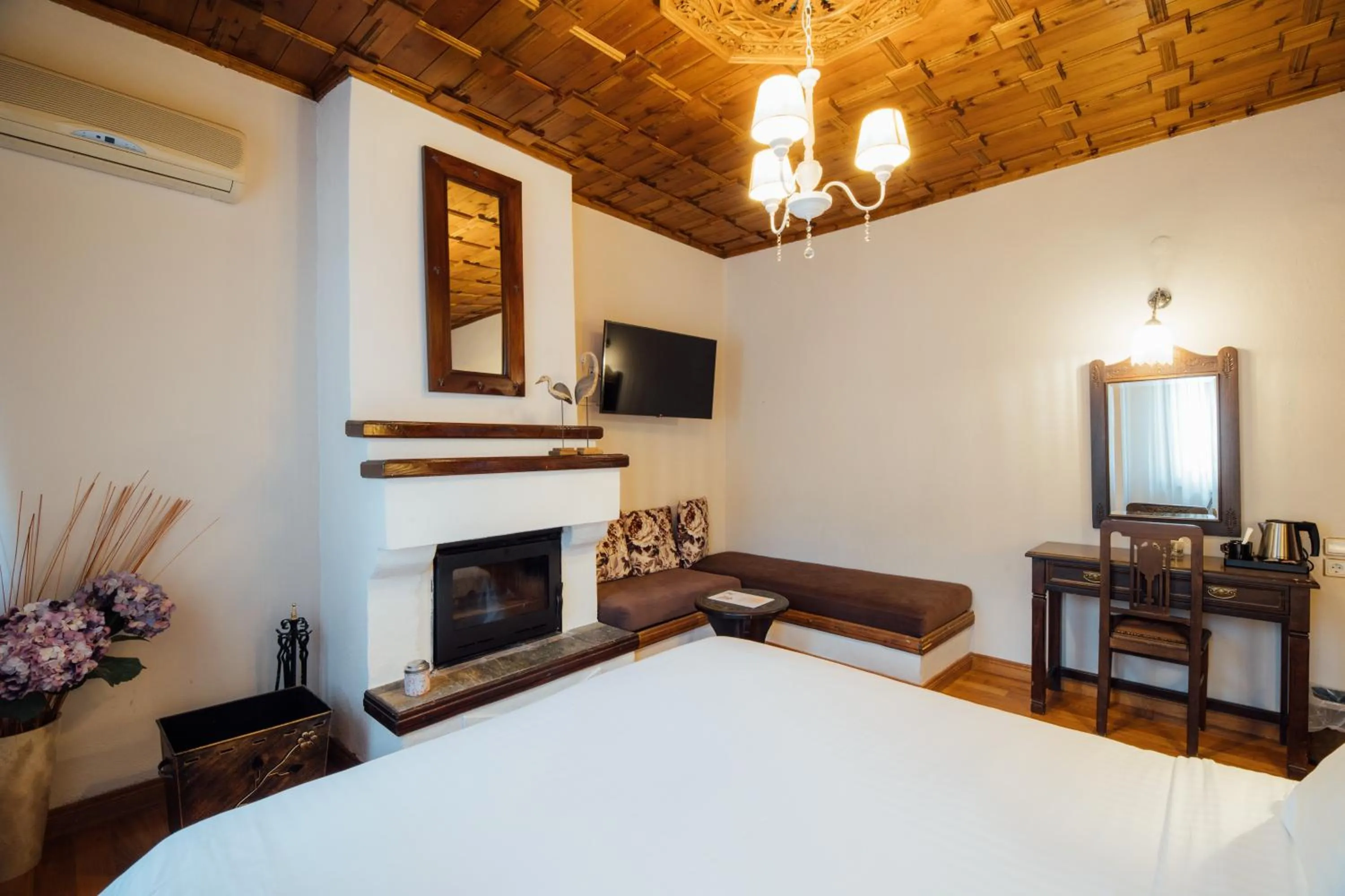 Bed in Archontiko Naoumidi