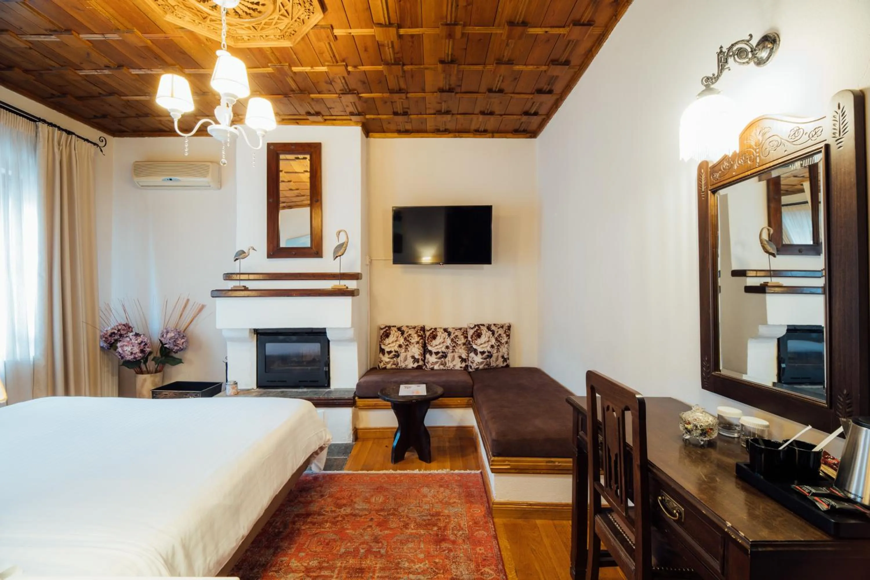 Bed in Archontiko Naoumidi