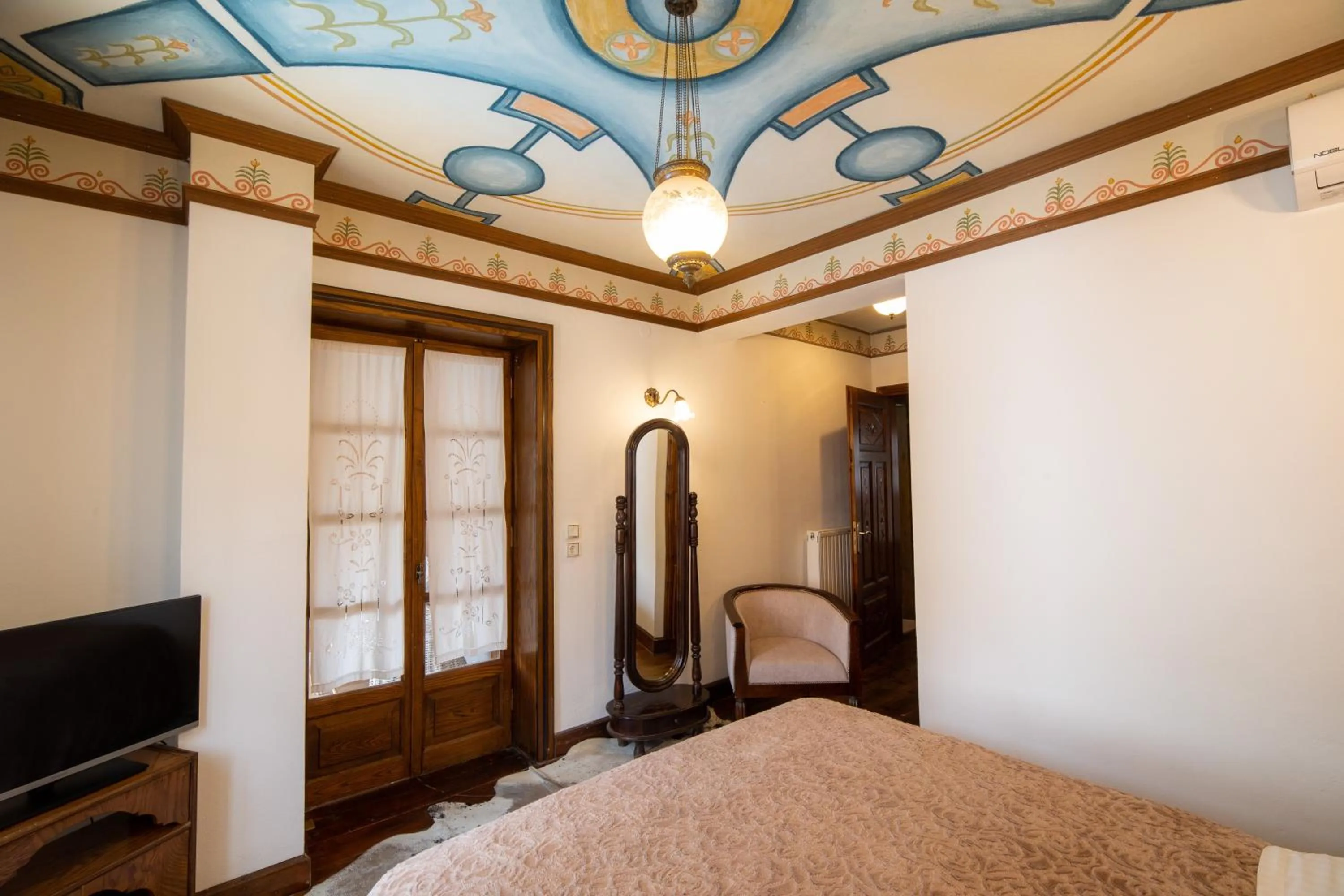 Bed in Archontiko Naoumidi