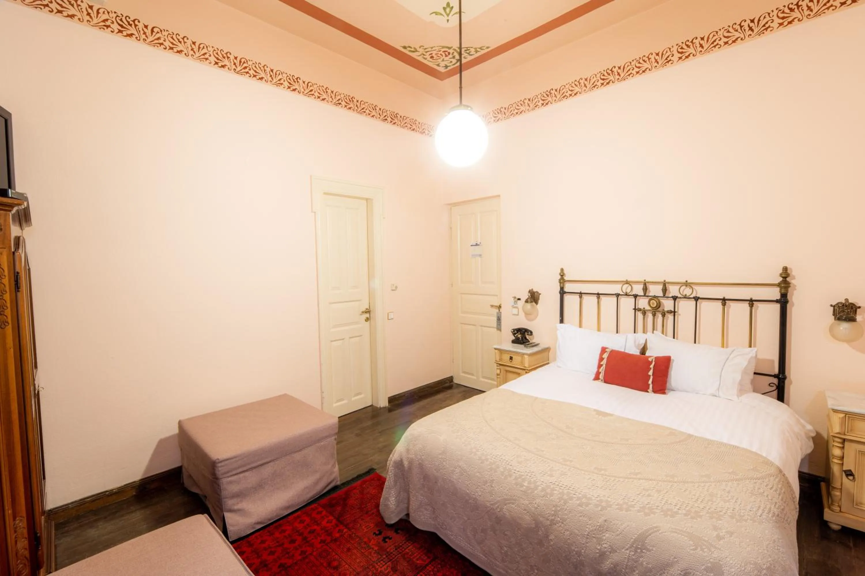 Bed in Archontiko Naoumidi