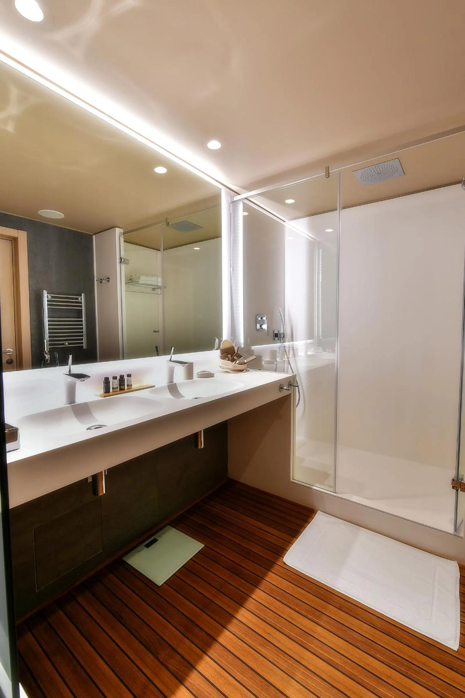 Bathroom in Hydrama Grand Hotel