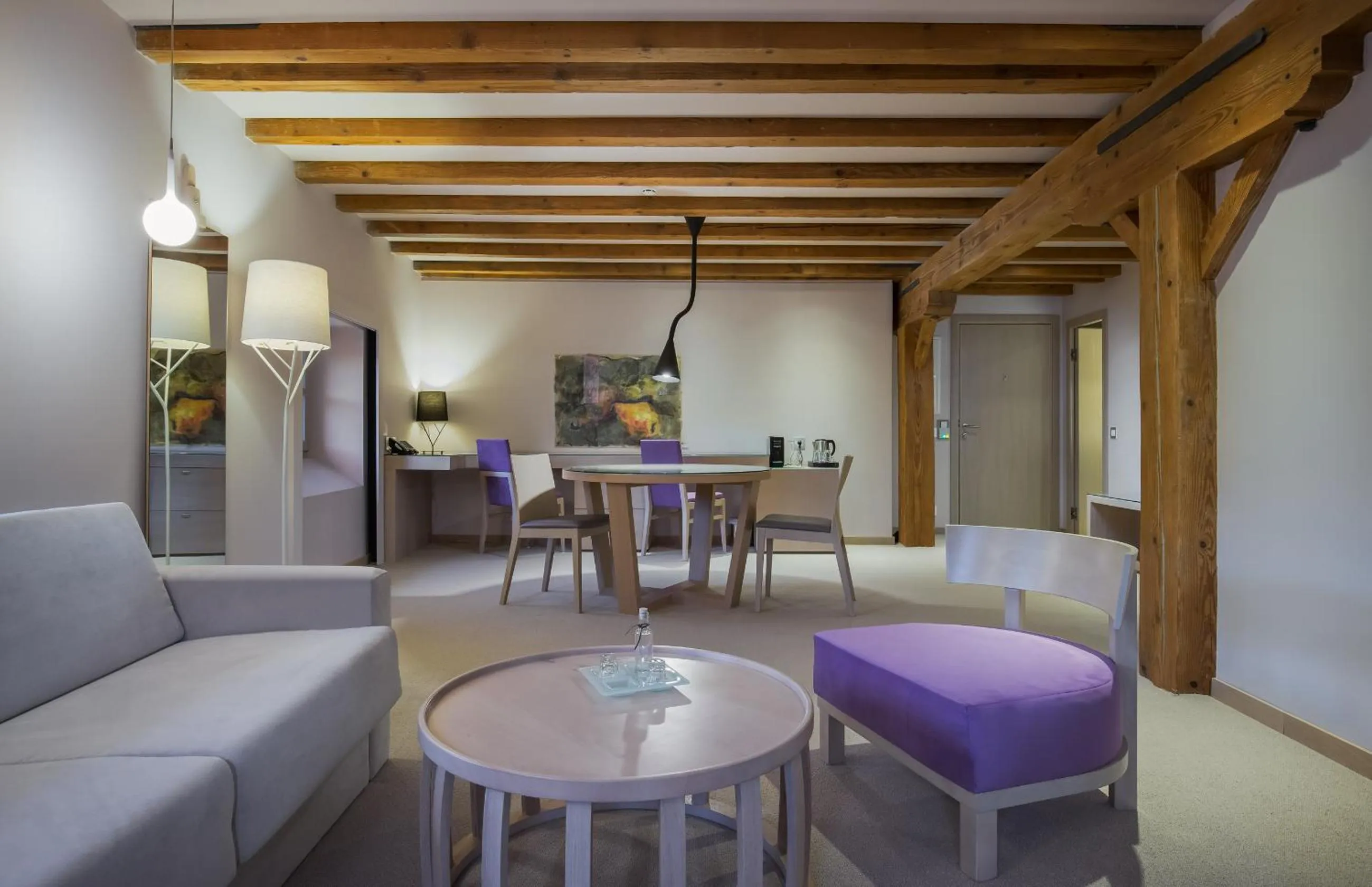 Photo of the whole room in Hydrama Grand Hotel