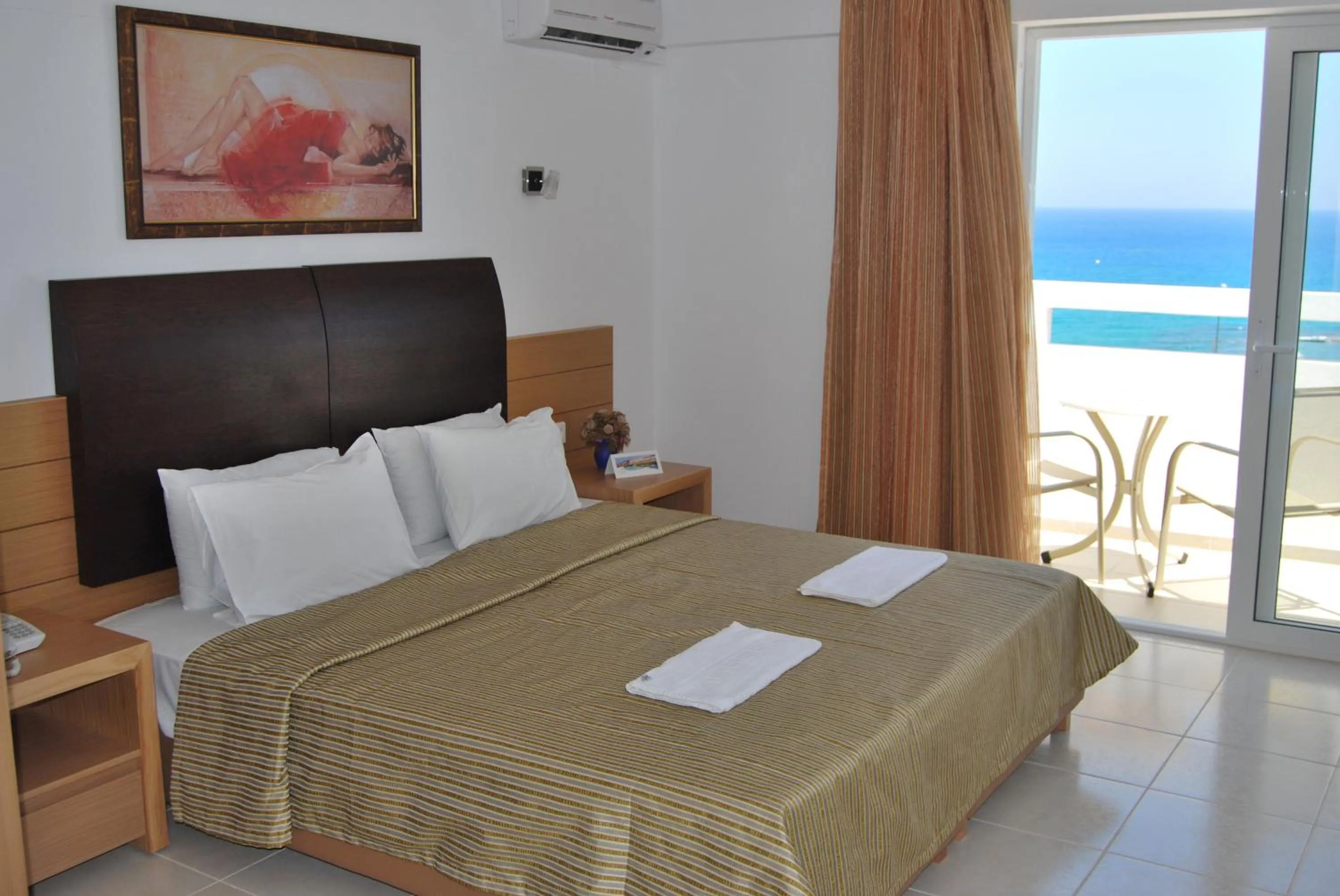 Bedroom, Bed in Mediterraneo Hotel