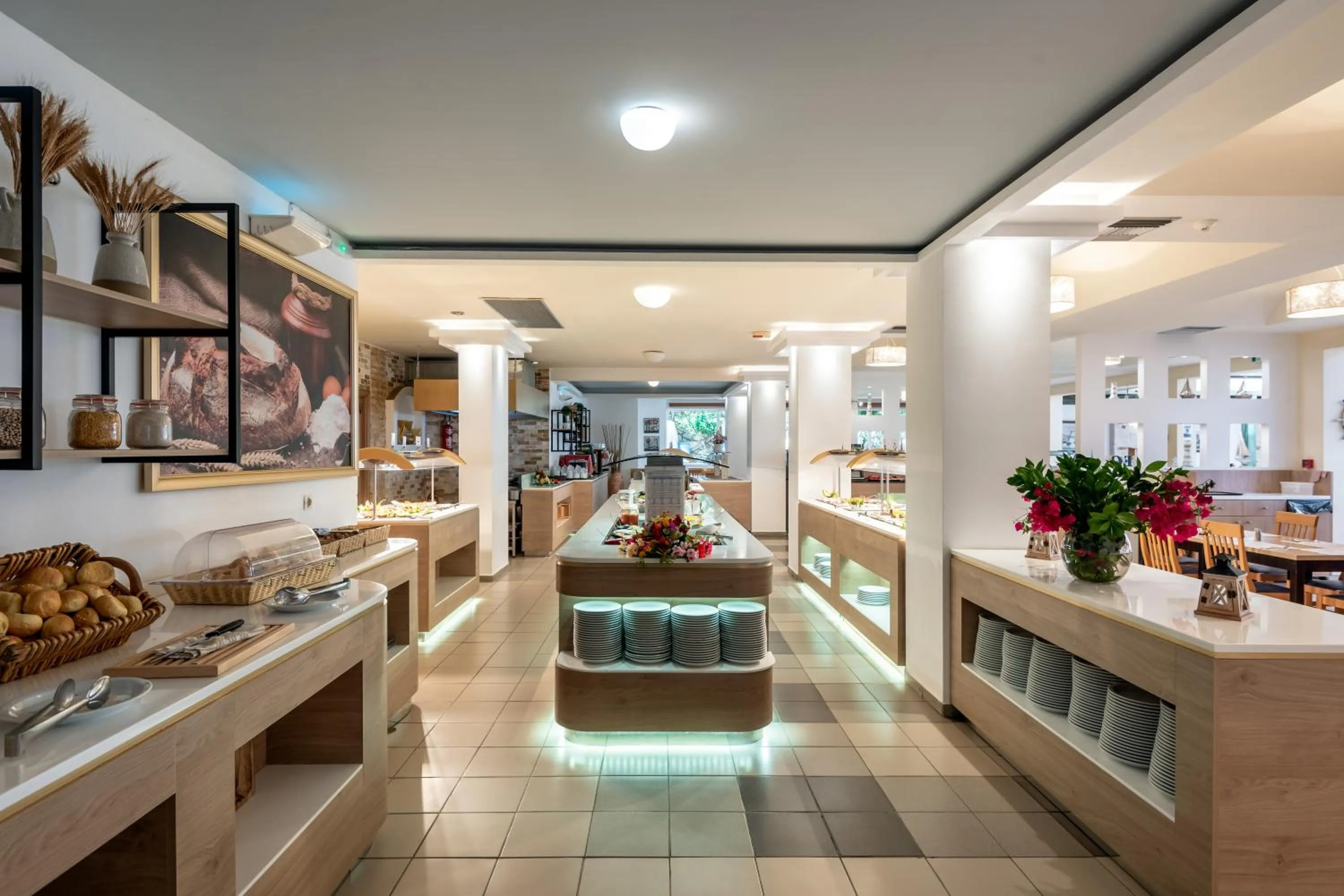 Restaurant/places to eat in Mediterraneo Hotel